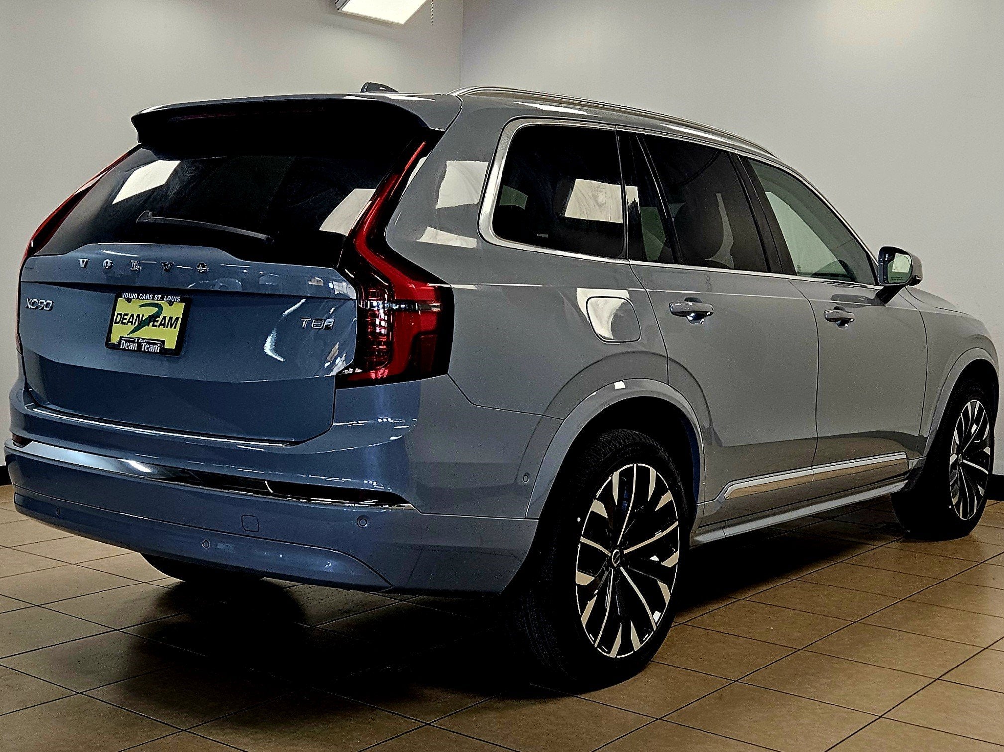 2026 Volvo XC90 Plug-In Hybrid Plus