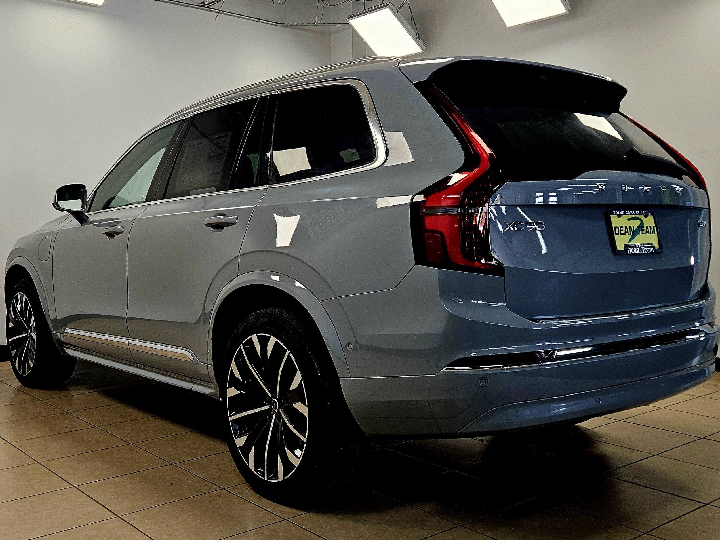 2026 Volvo XC90 Plug-In Hybrid Plus