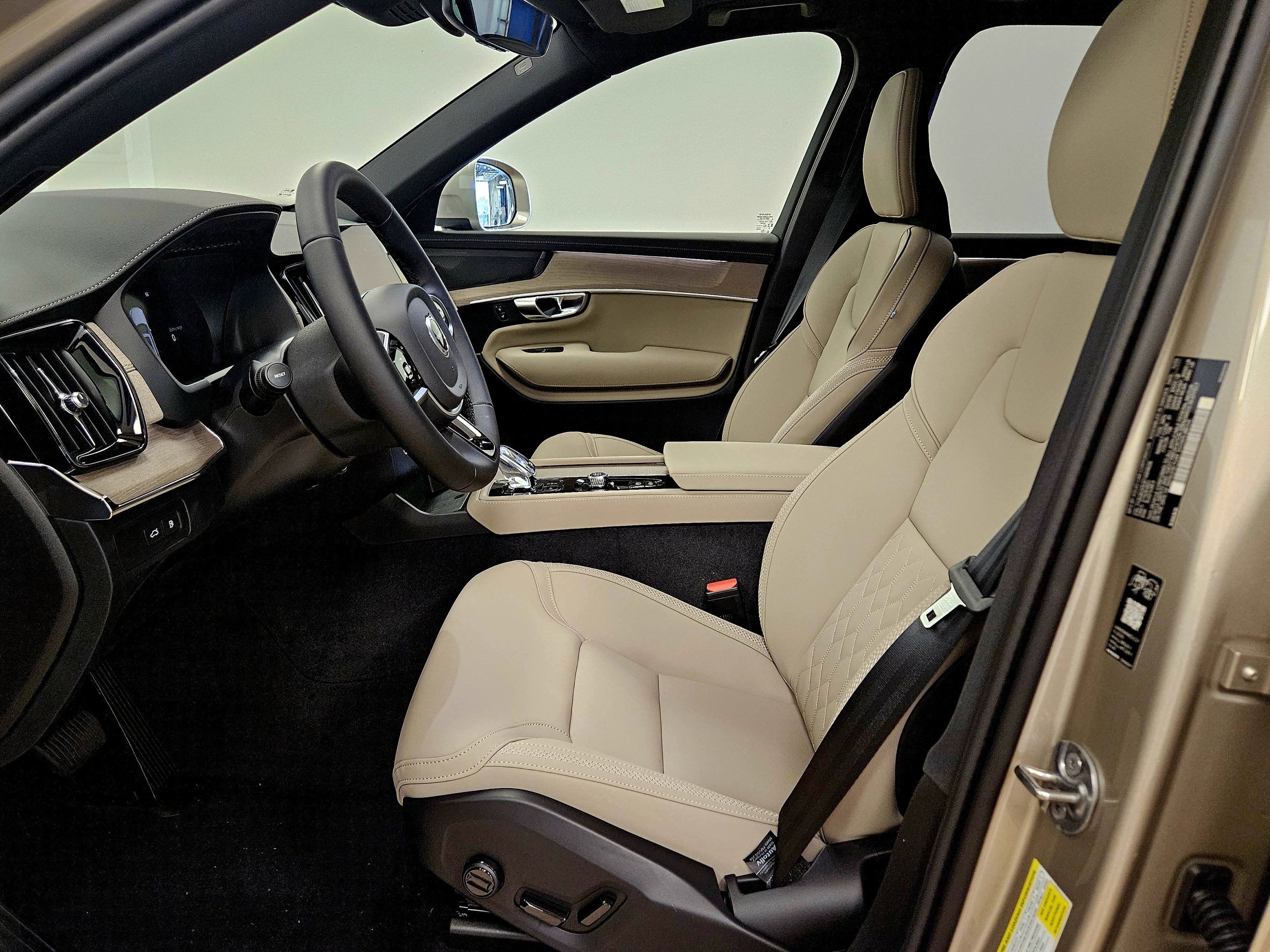 2026 Volvo XC90 Plug-In Hybrid Plus