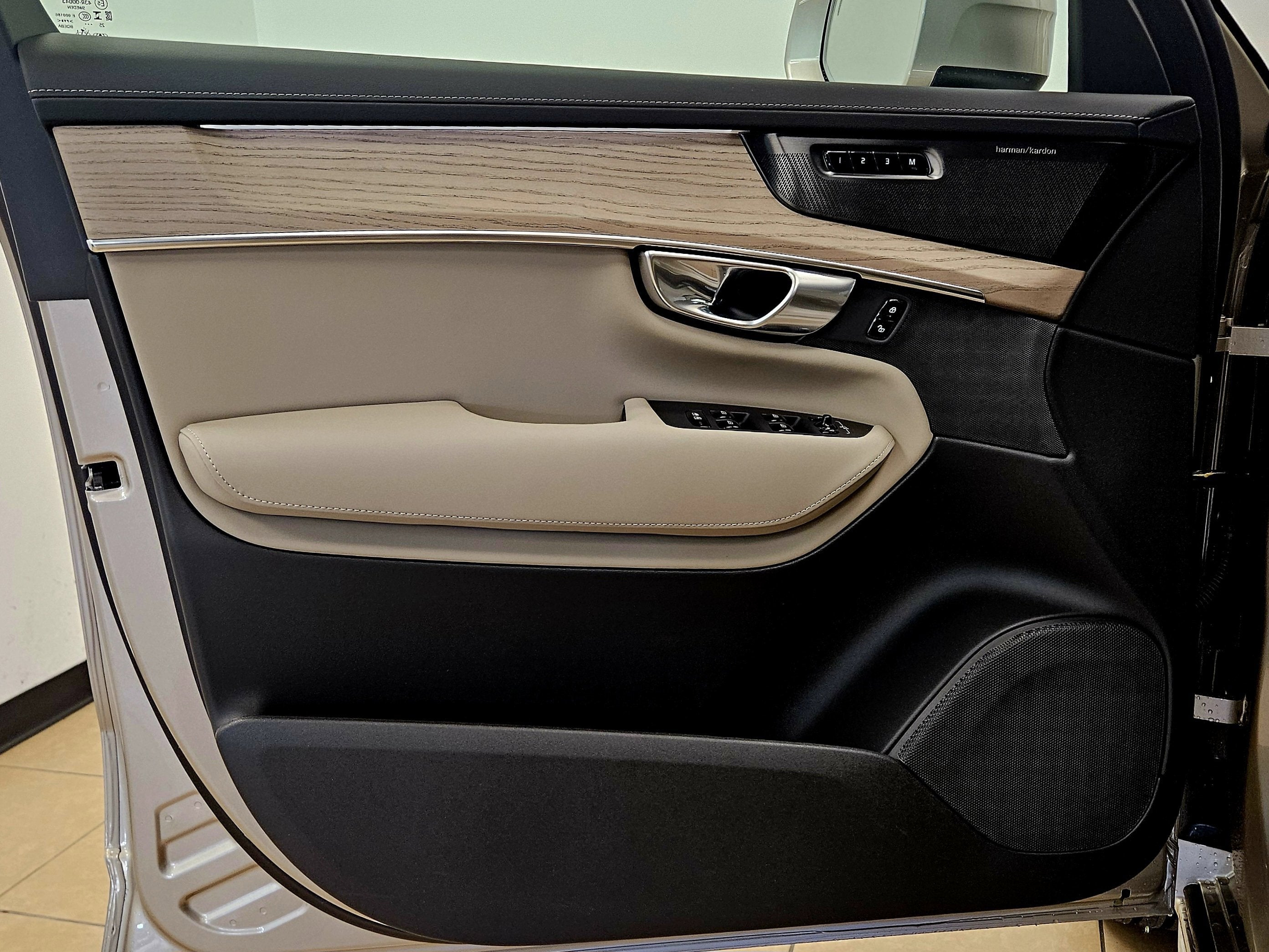 2026 Volvo XC90 Plug-In Hybrid Plus