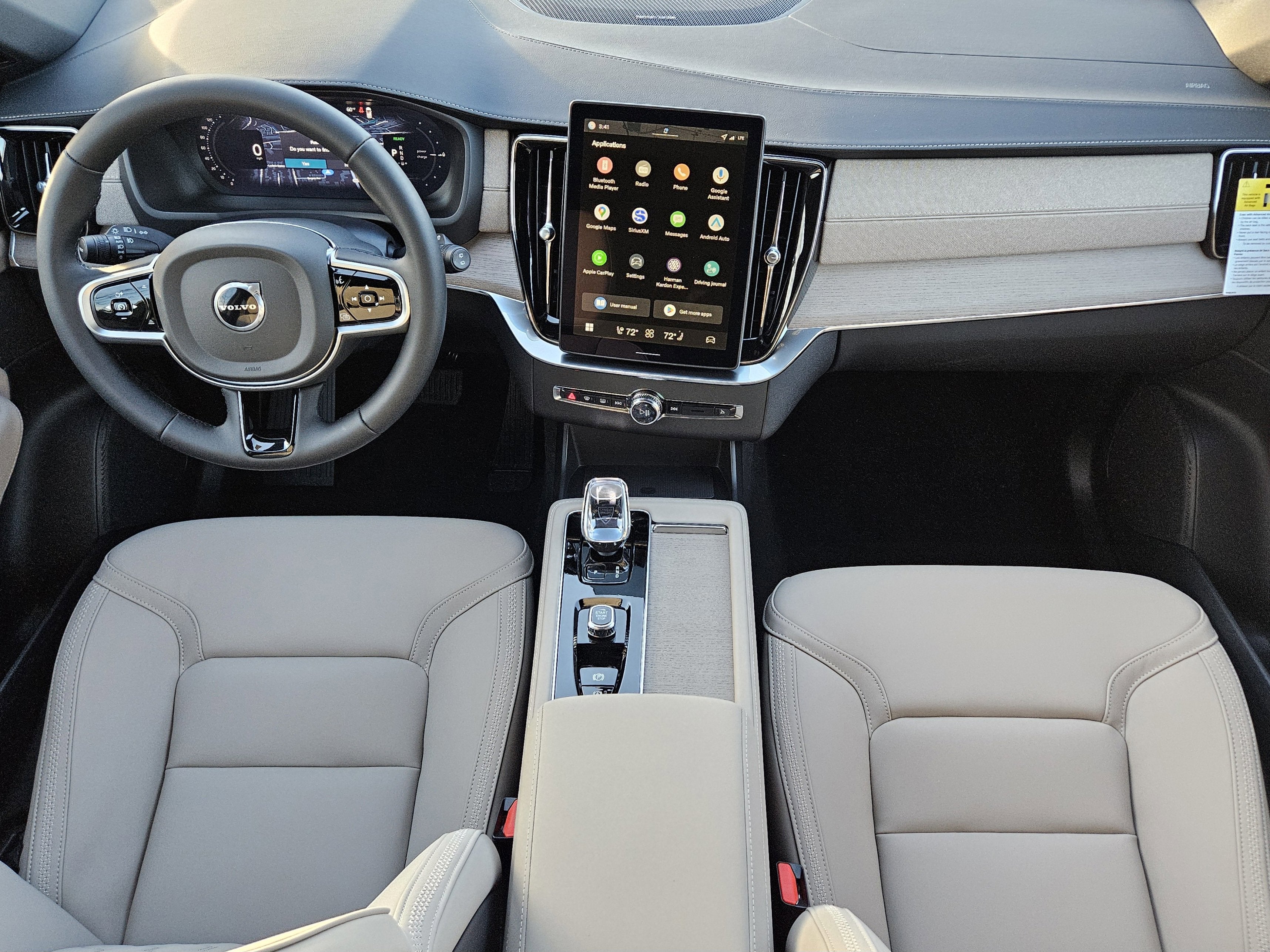 2026 Volvo XC90 Plug-In Hybrid Plus