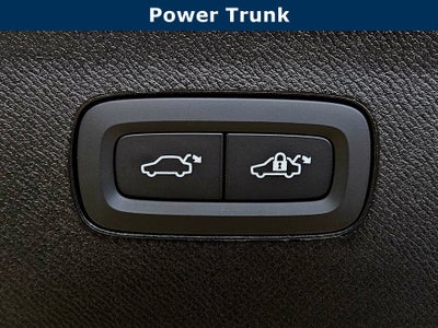 2026 Volvo XC90 Plug-In Hybrid Plus