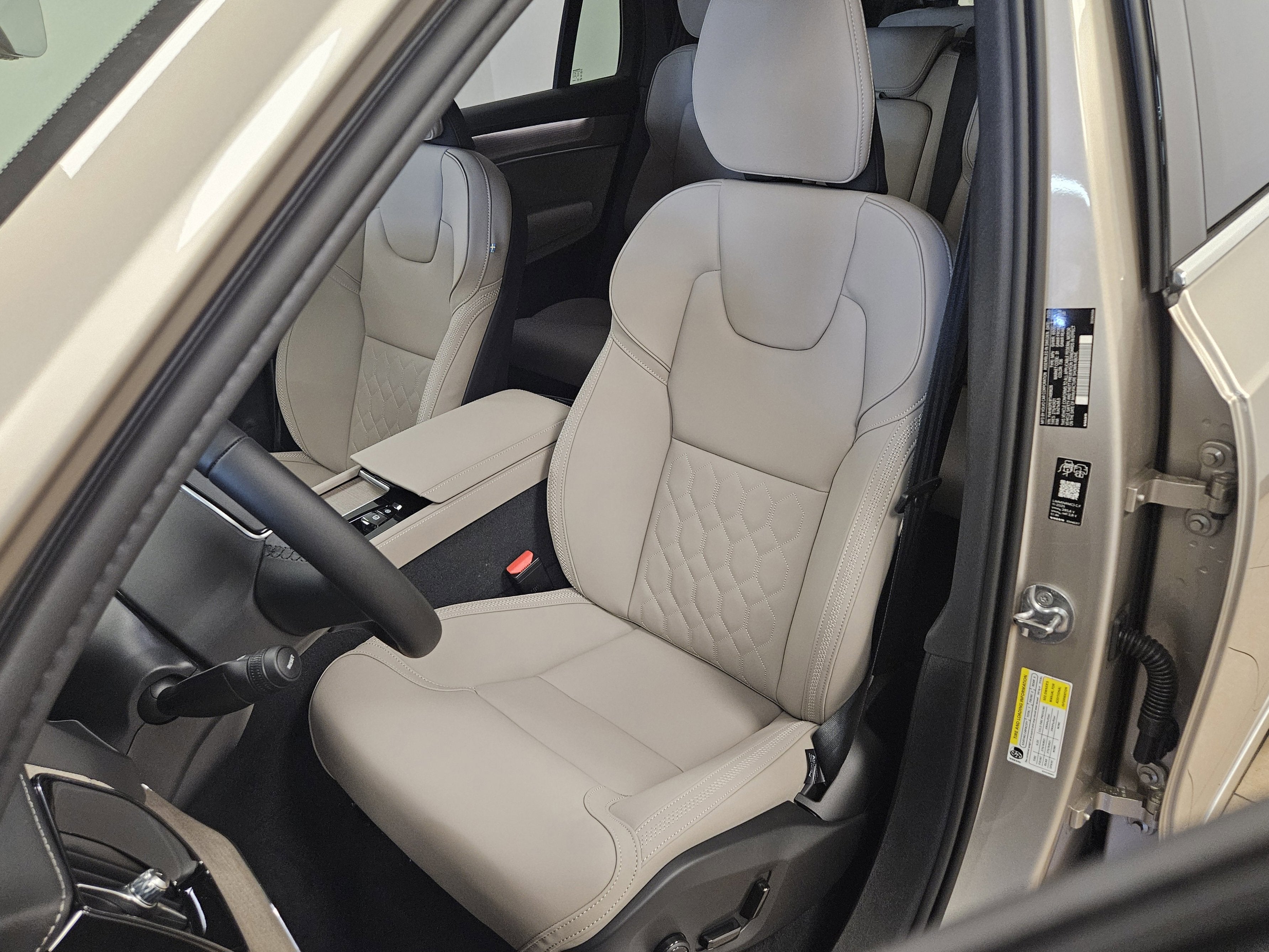 2026 Volvo XC90 Plug-In Hybrid Plus