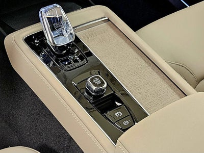 2026 Volvo XC90 Plug-In Hybrid Plus