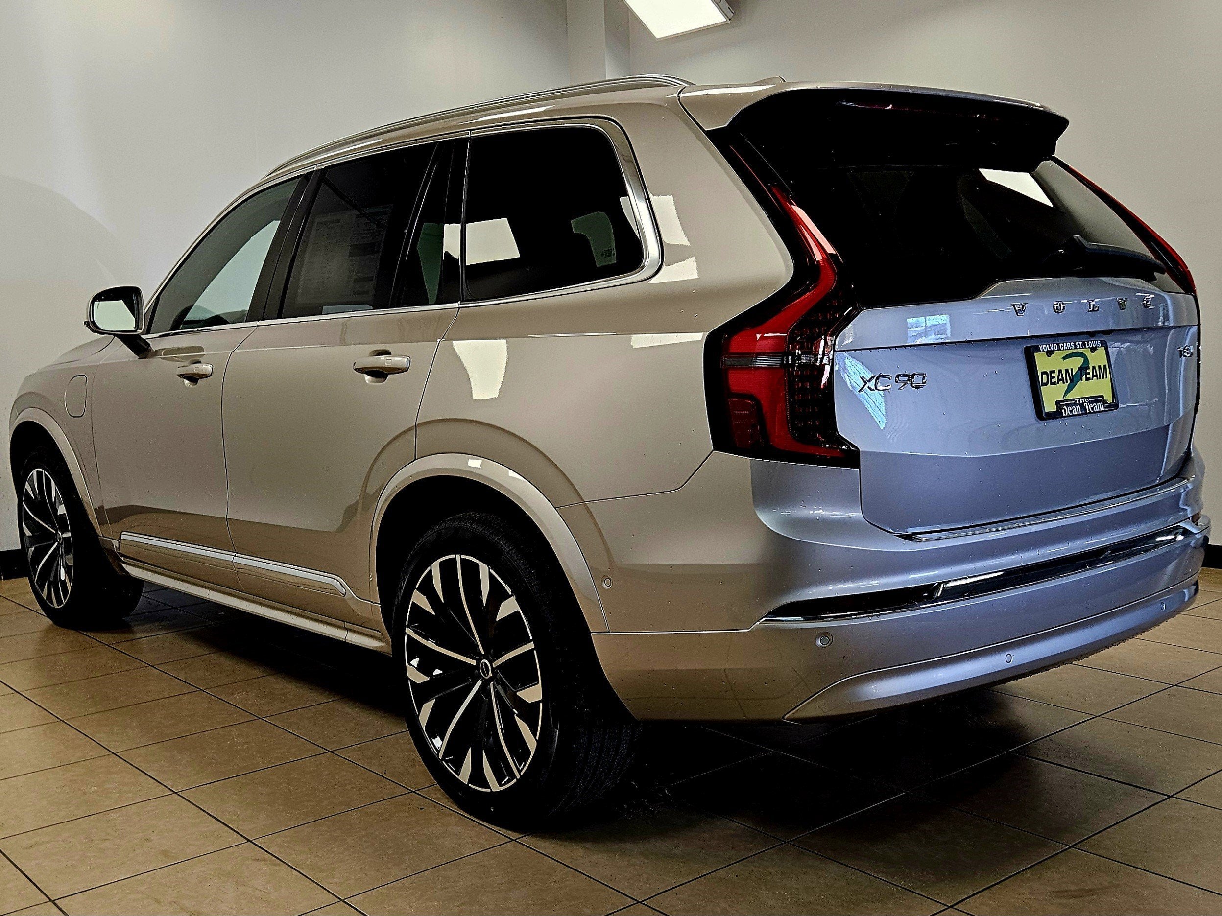 2026 Volvo XC90 Plug-In Hybrid Plus