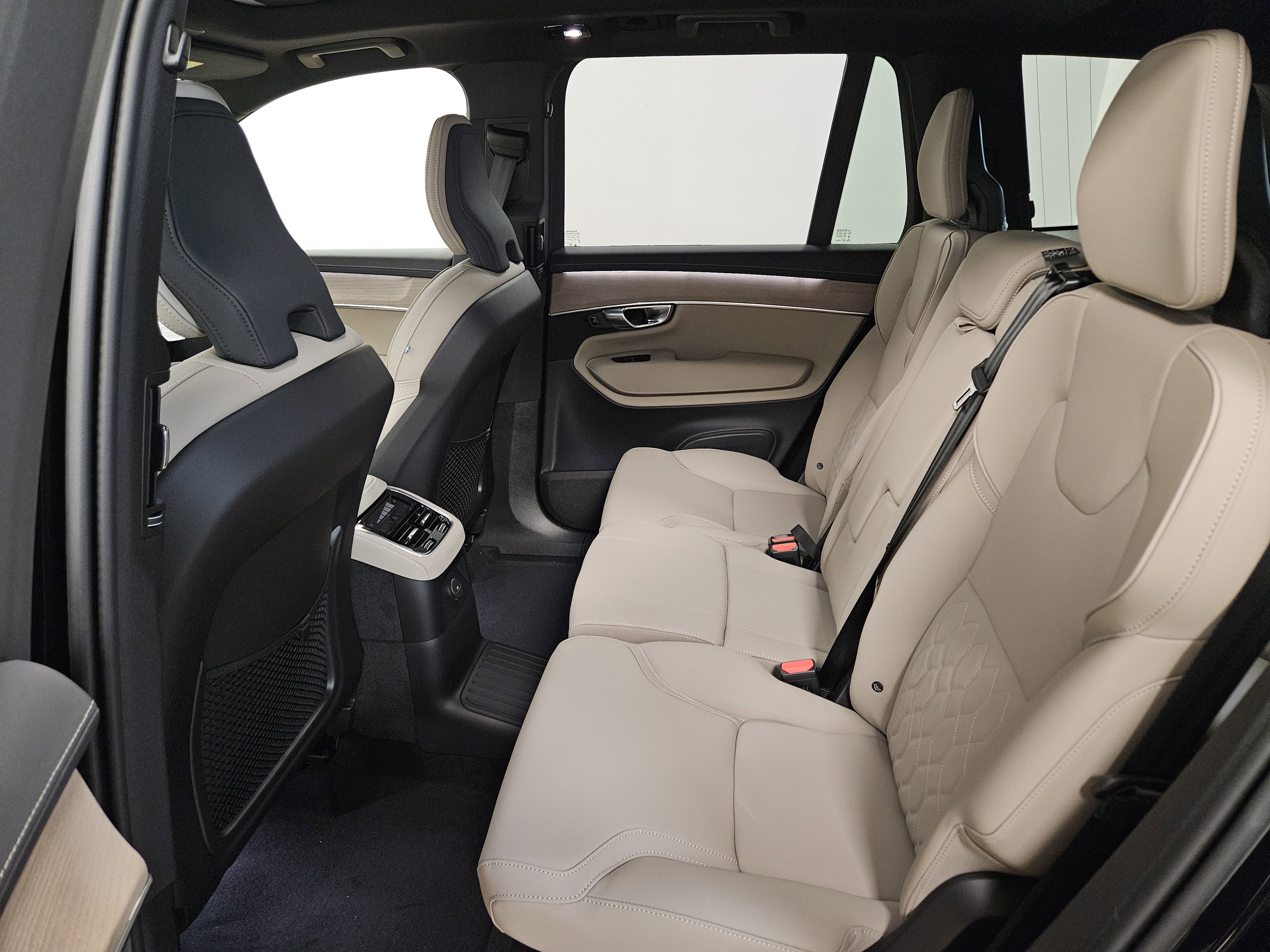 2026 Volvo XC90 Plug-In Hybrid Plus