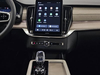 2026 Volvo XC90 Plug-In Hybrid Plus