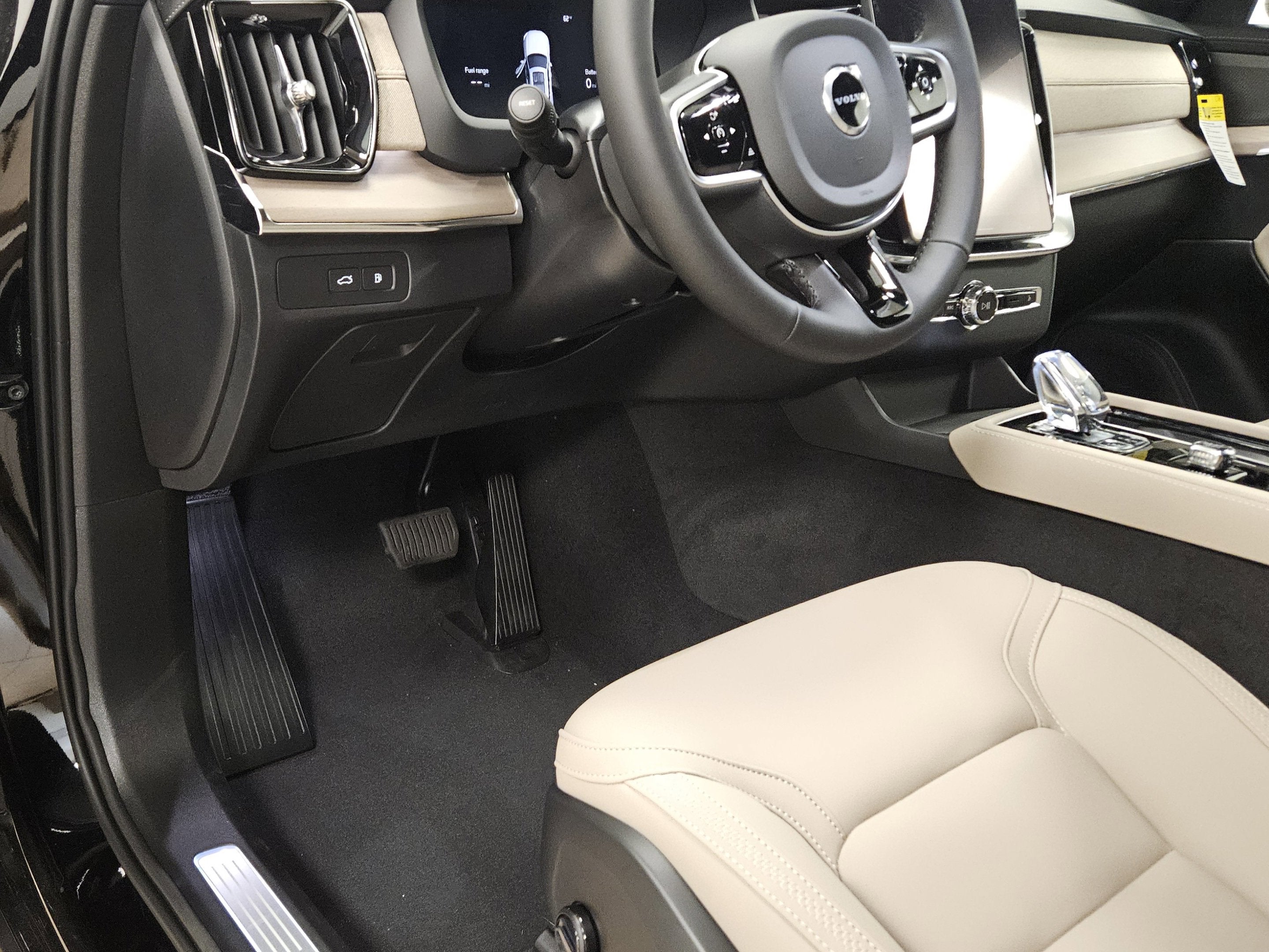 2026 Volvo XC90 Plug-In Hybrid Plus