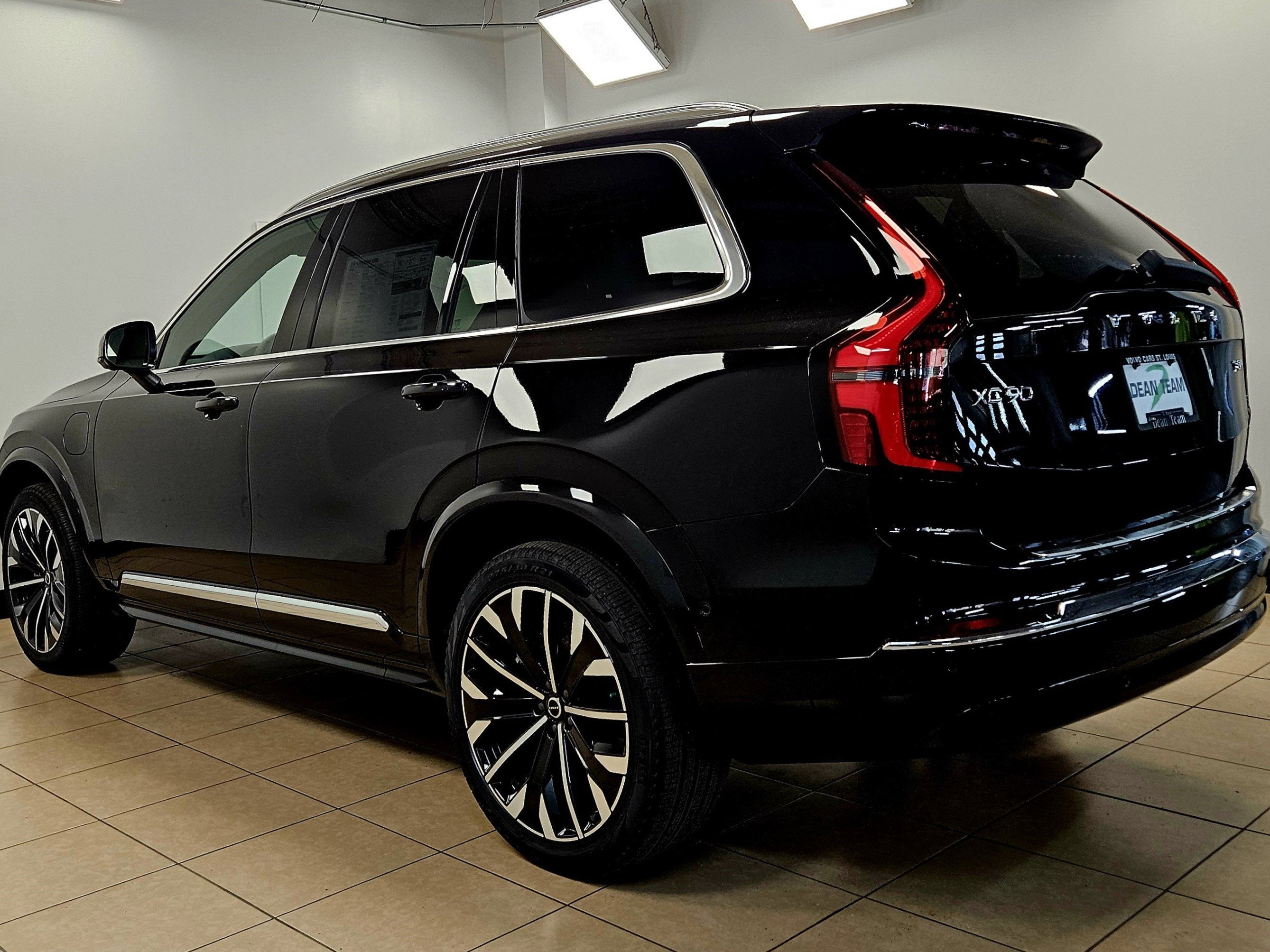 2026 Volvo XC90 Plug-In Hybrid Plus