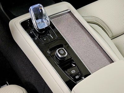 2026 Volvo XC90 Plug-In Hybrid Ultra