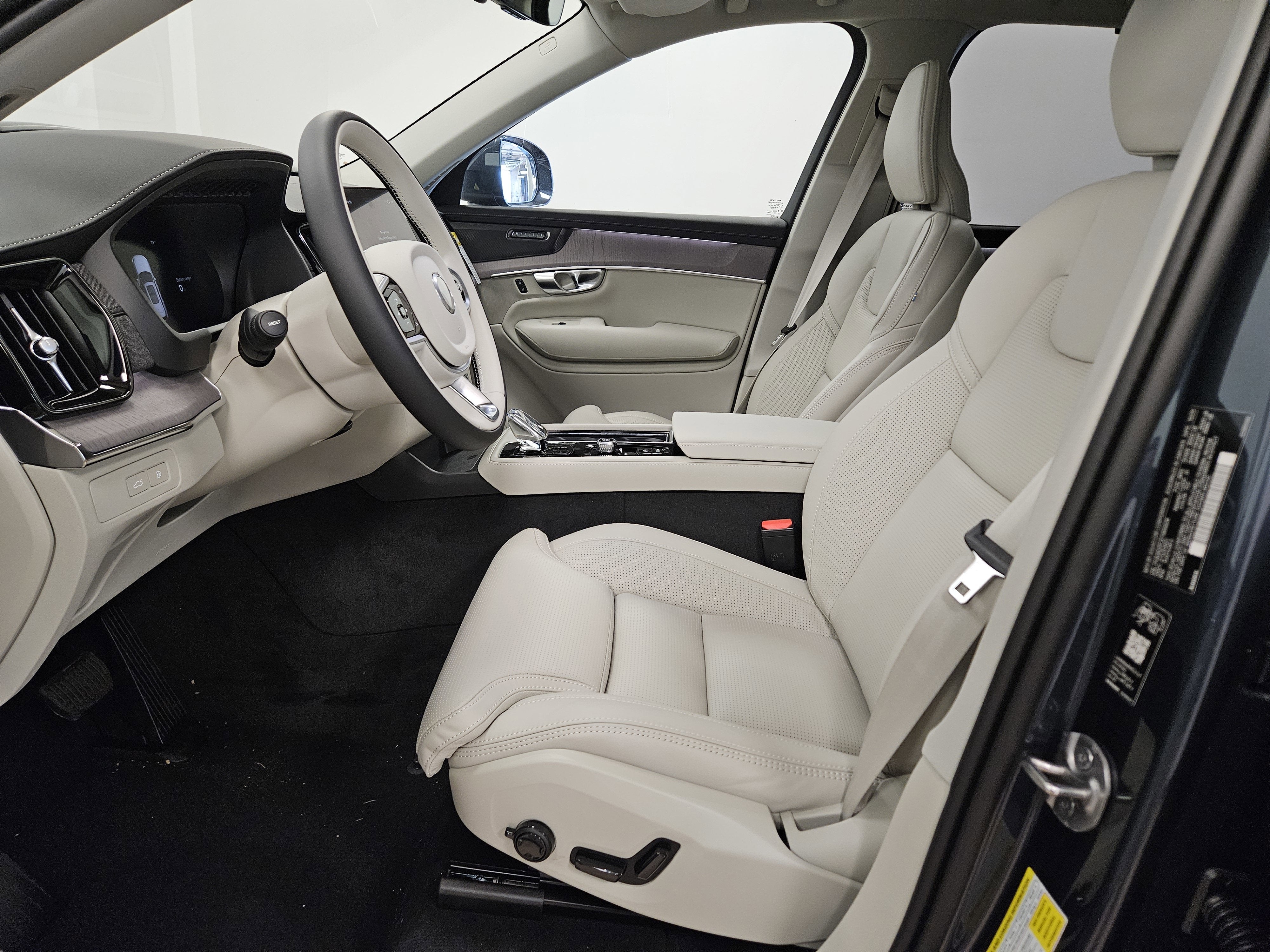 2026 Volvo XC90 Plug-In Hybrid Ultra