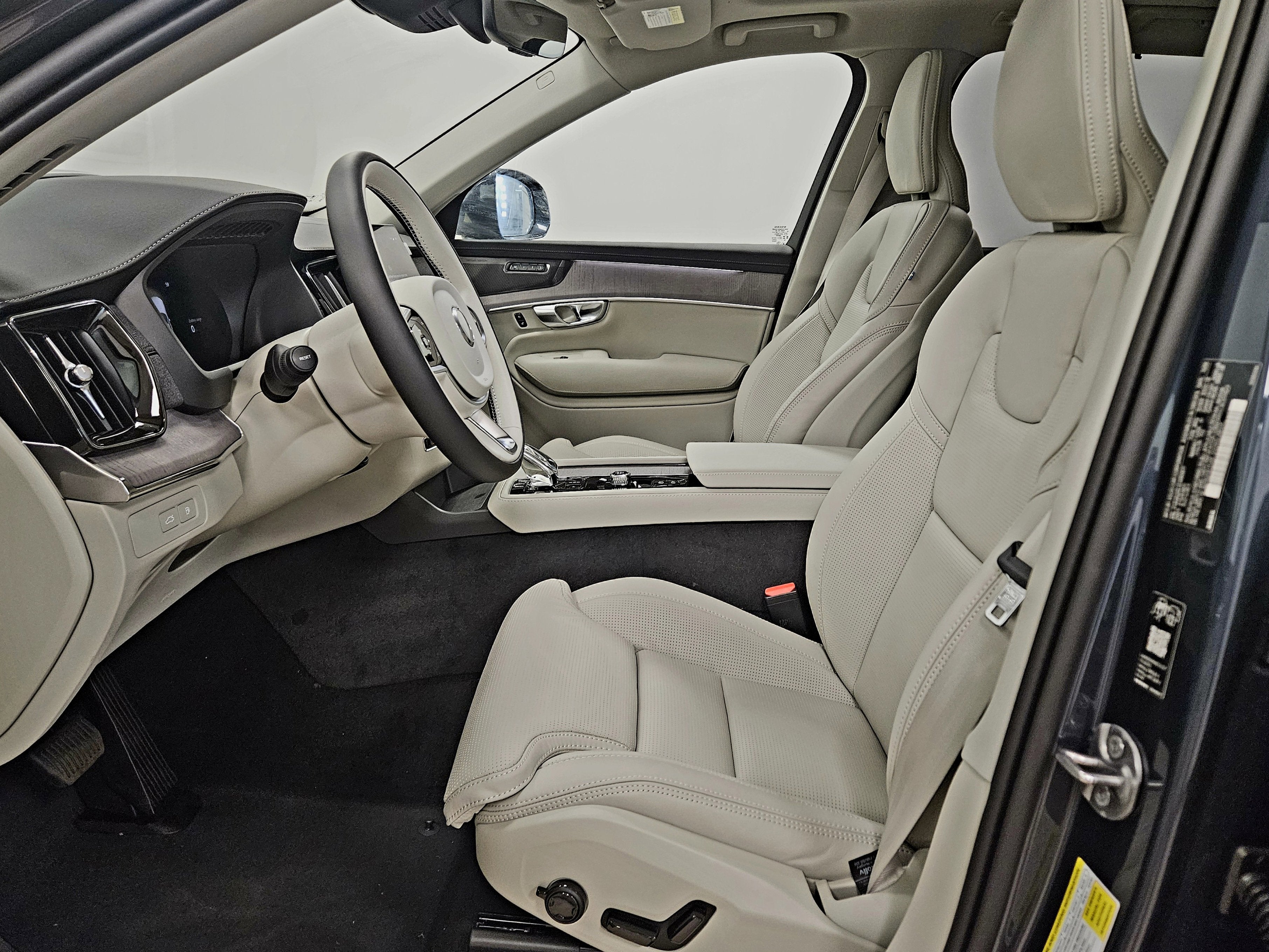 2026 Volvo XC90 Plug-In Hybrid Ultra