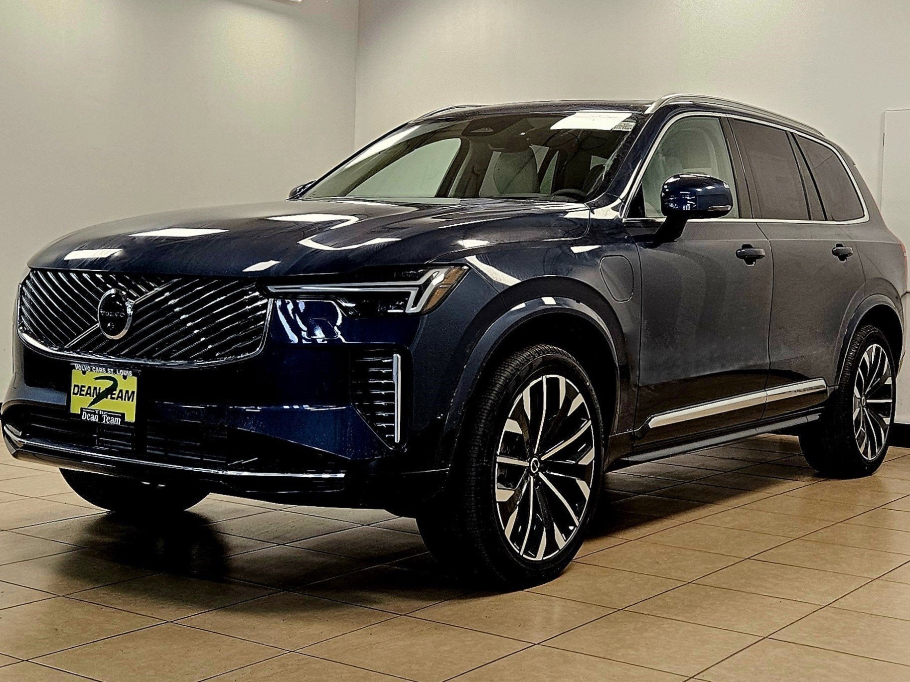 2026 Volvo XC90 Plug-In Hybrid Ultra