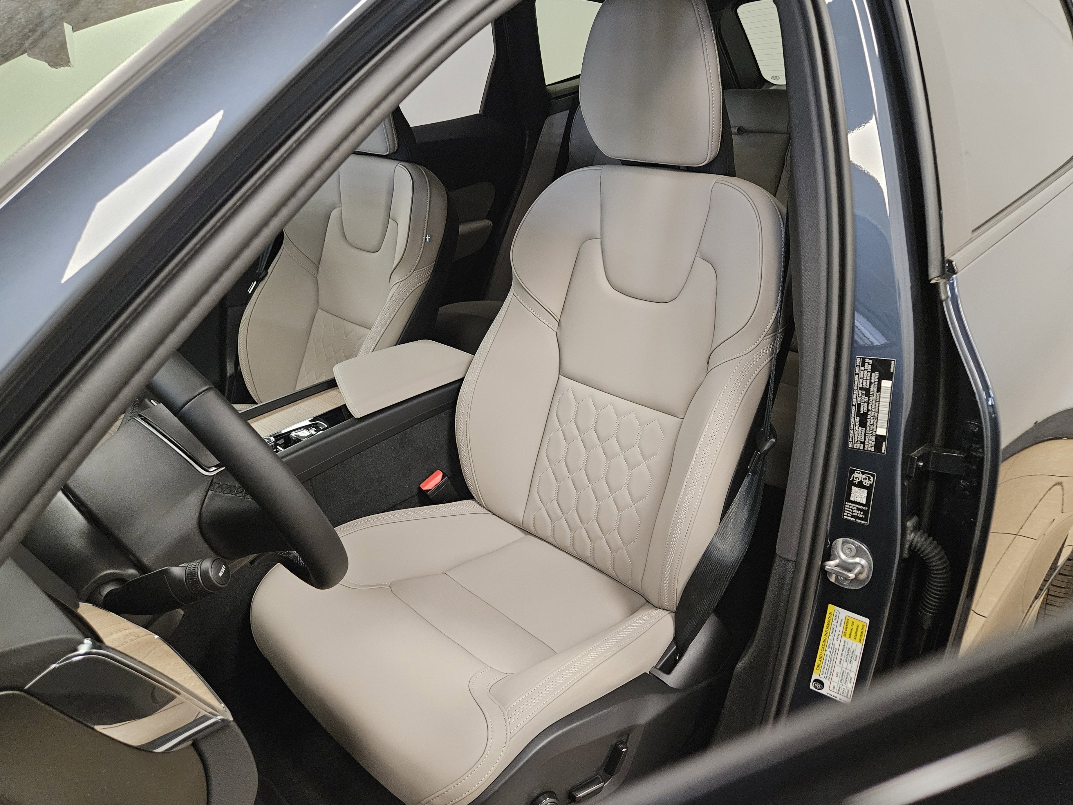 2026 Volvo XC60 Plug-In Hybrid Plus