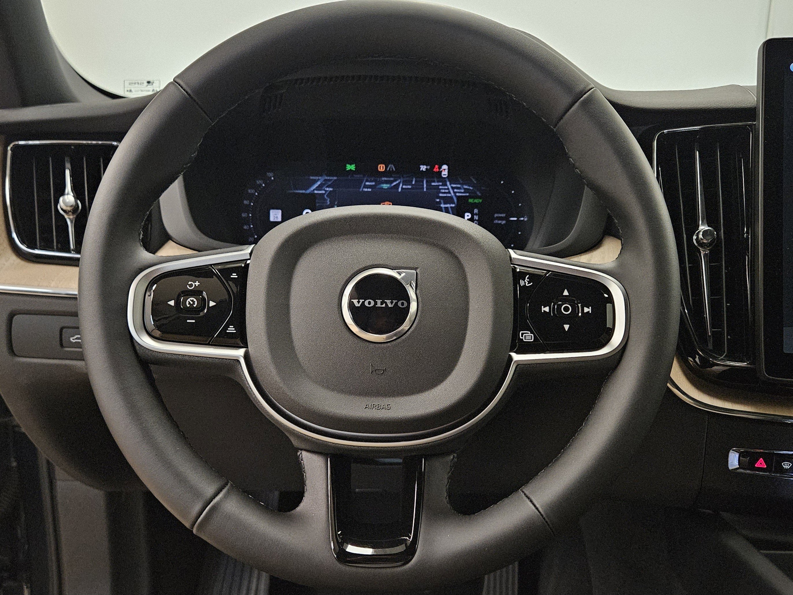 2026 Volvo XC60 Plug-In Hybrid Plus