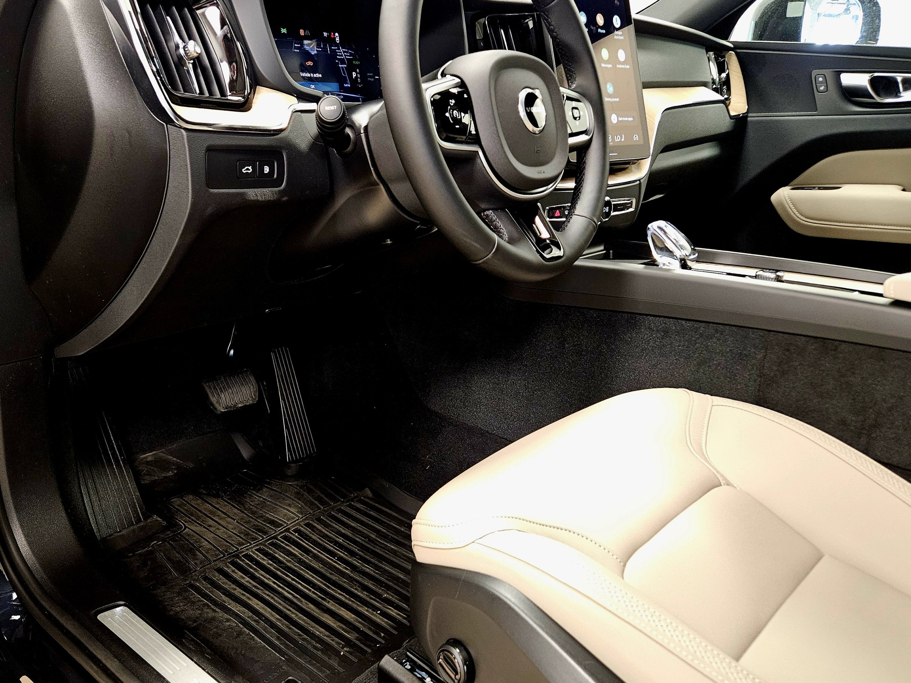 2026 Volvo XC60 Plug-In Hybrid Plus