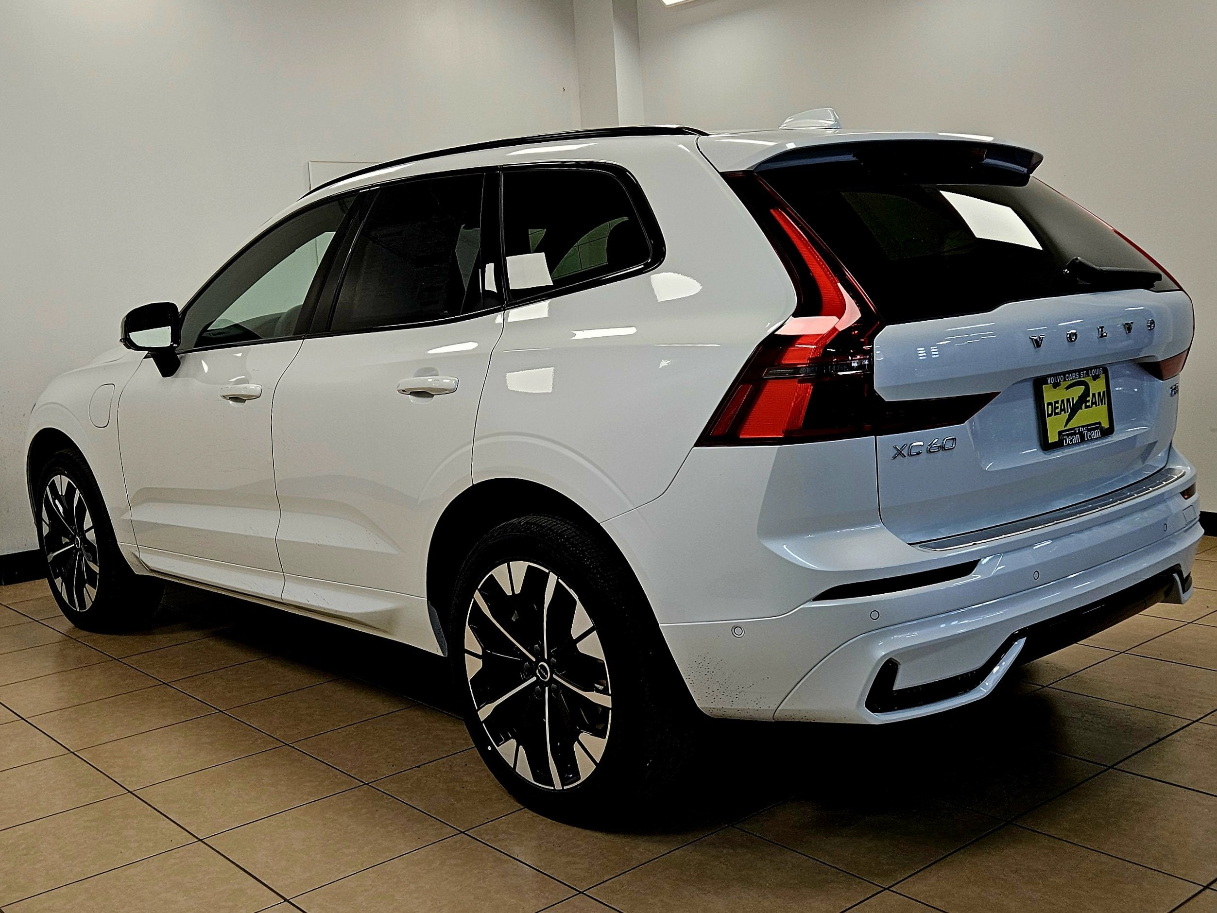 2026 Volvo XC60 Plug-In Hybrid Plus
