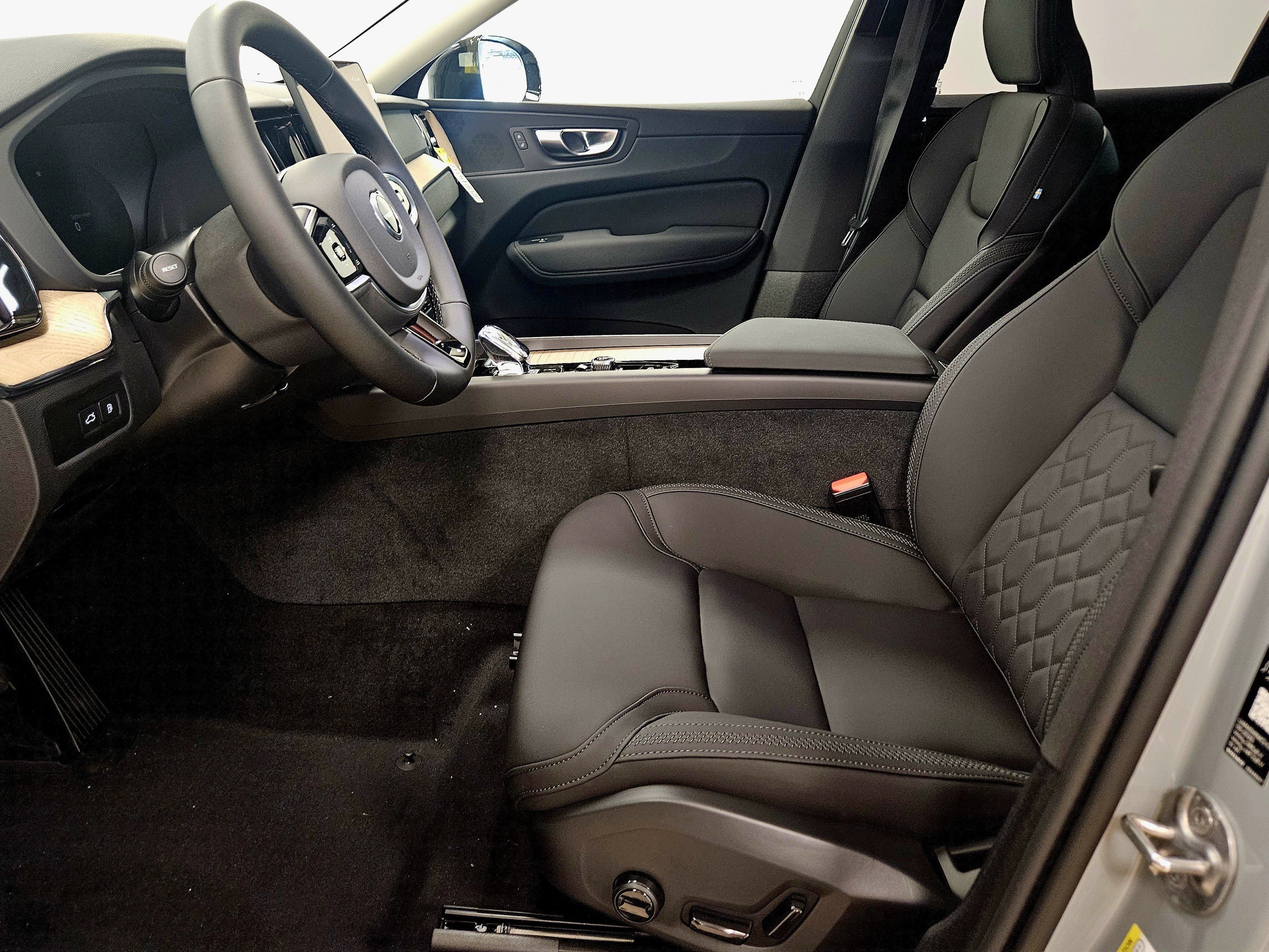 2026 Volvo XC60 Plug-In Hybrid Plus