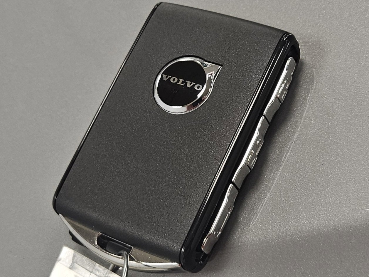 2026 Volvo XC60 Plug-In Hybrid Plus