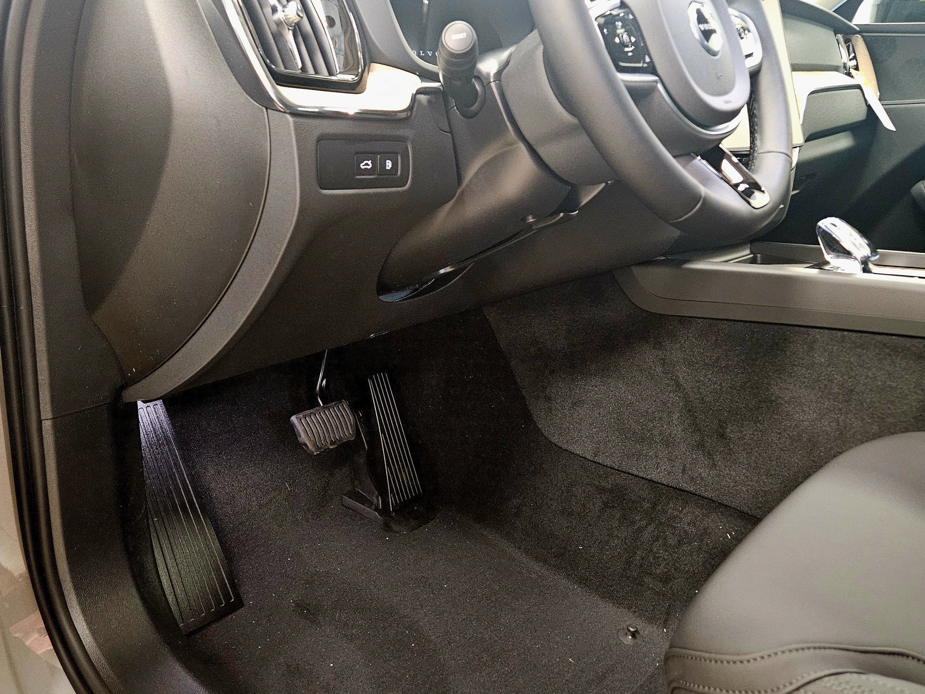 2026 Volvo XC60 Plug-In Hybrid Plus