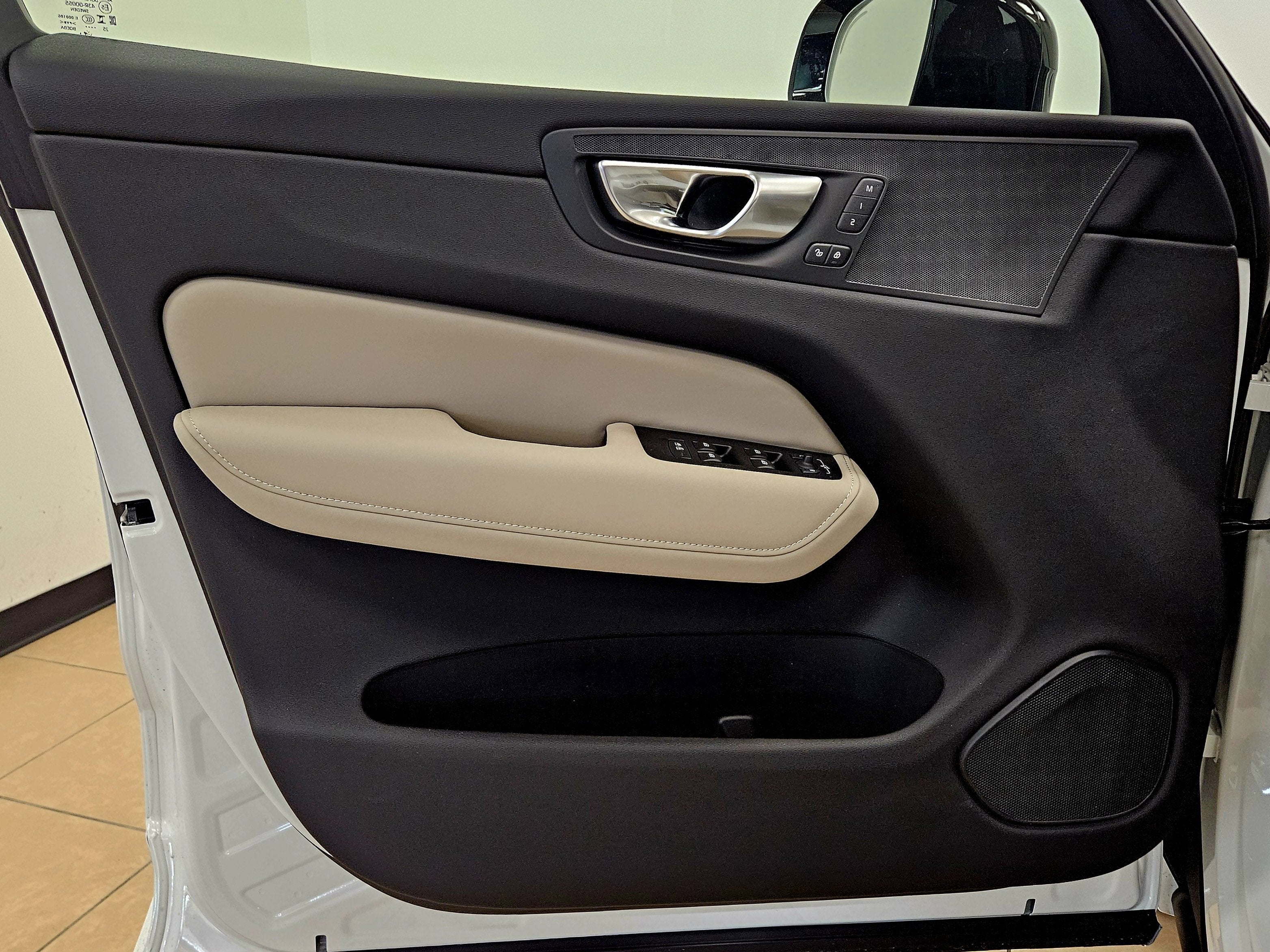 2026 Volvo XC60 Plug-In Hybrid Plus