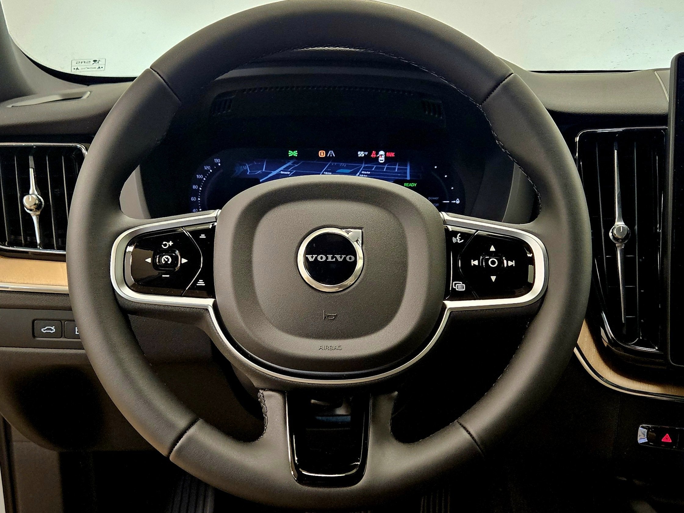 2026 Volvo XC60 Plug-In Hybrid Plus