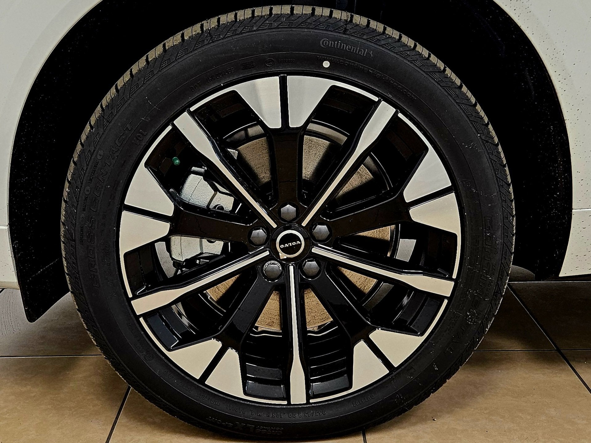 2026 Volvo XC60 Plug-In Hybrid Plus