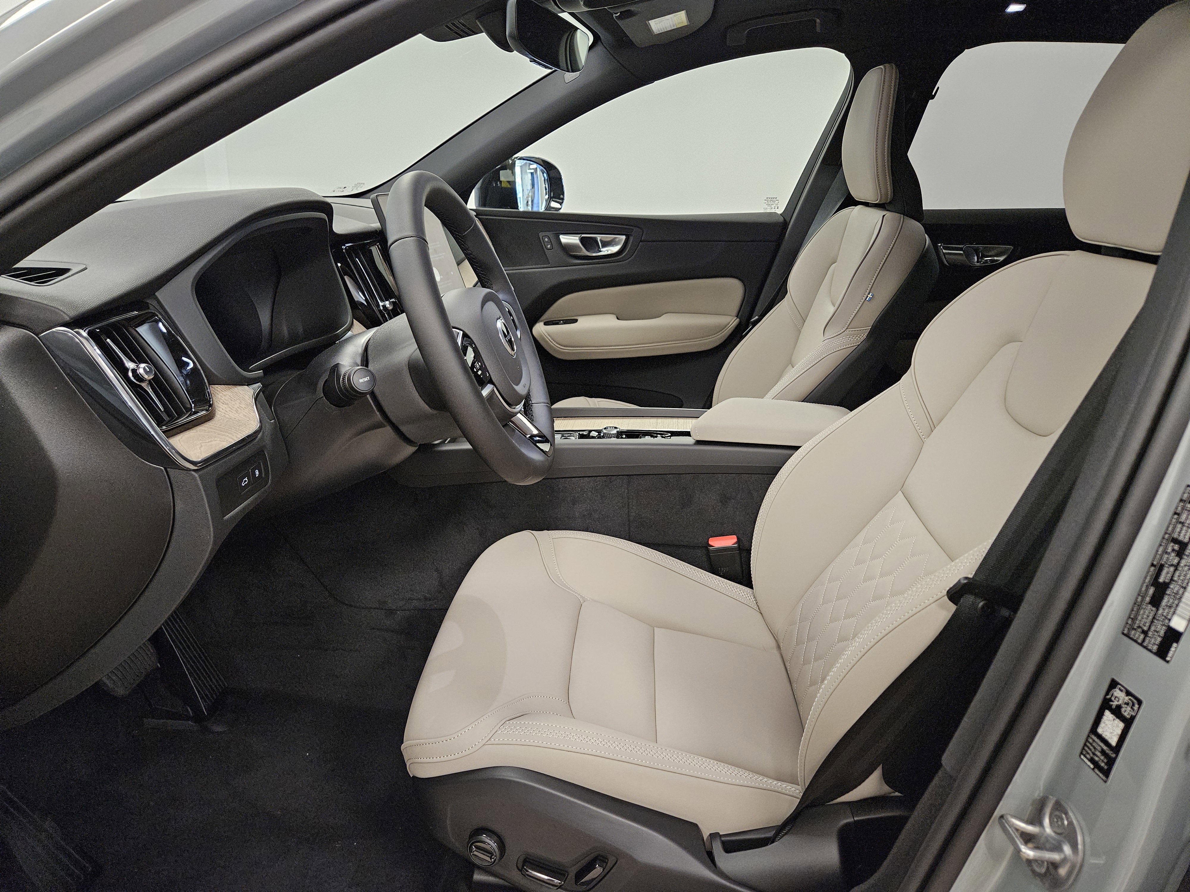 2026 Volvo XC60 Plug-In Hybrid Plus