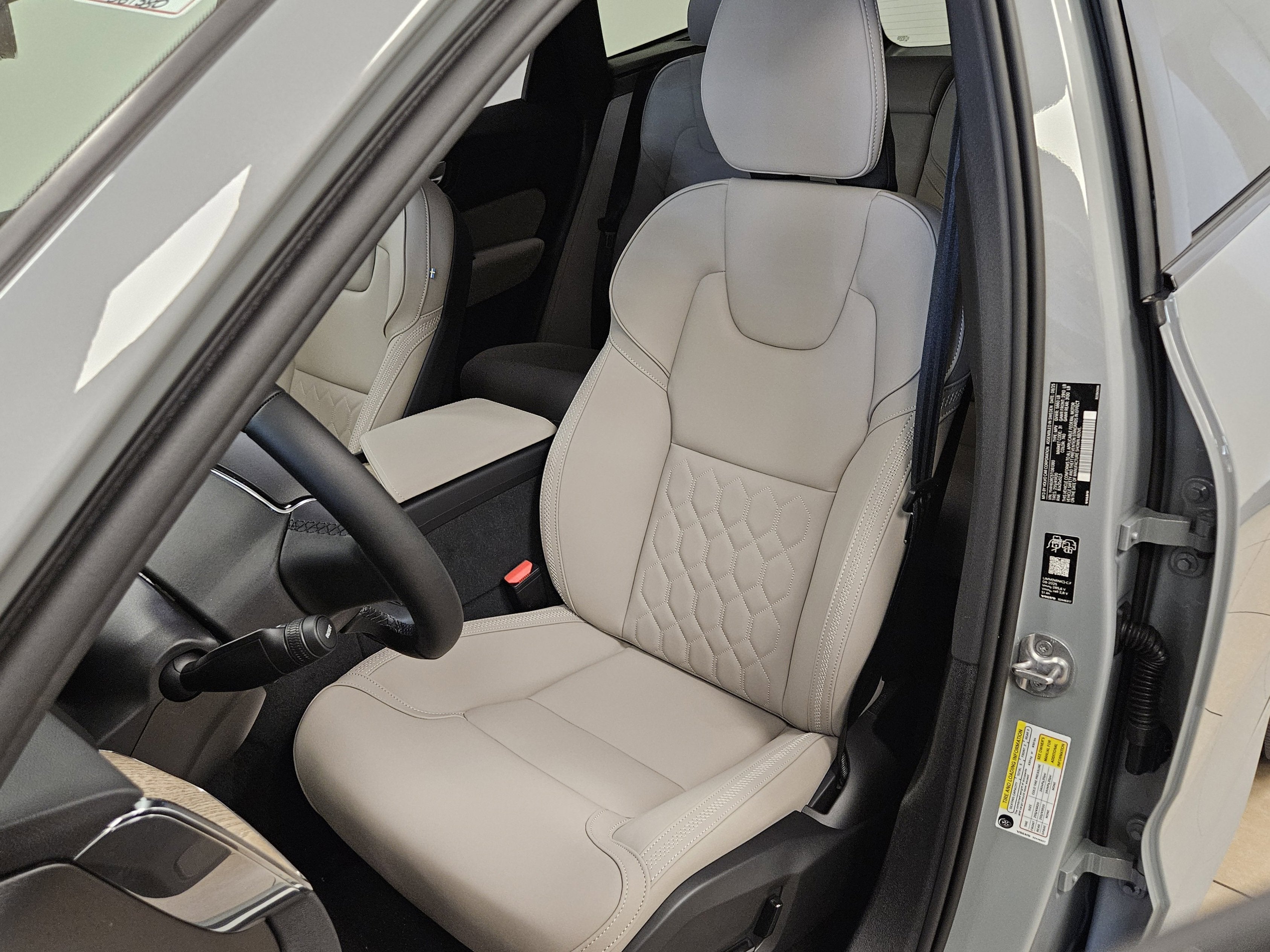 2026 Volvo XC60 Plug-In Hybrid Plus