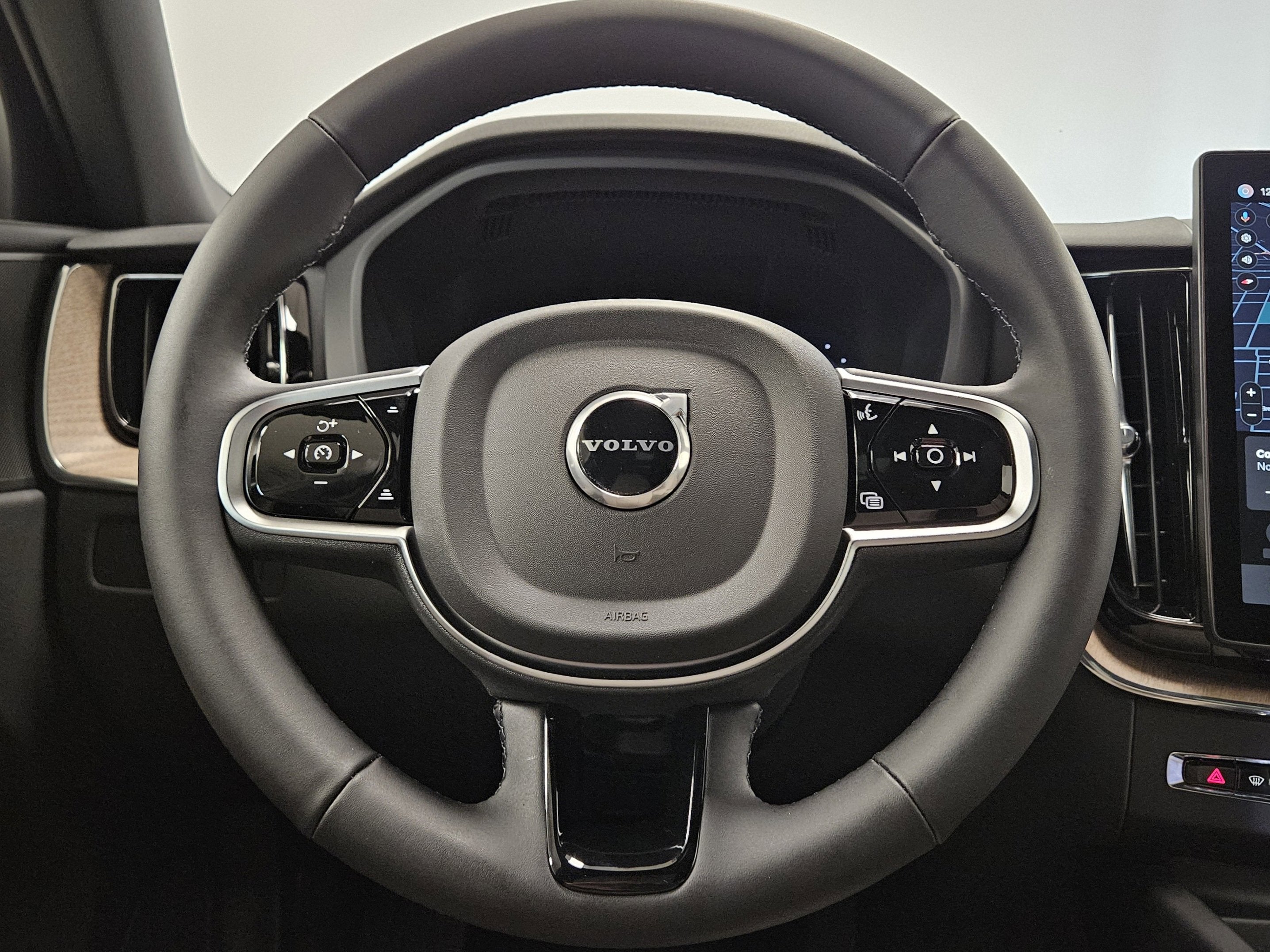 2026 Volvo XC60 Plug-In Hybrid Plus