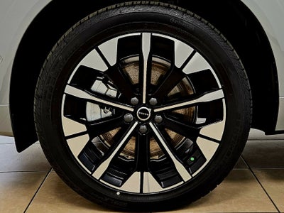 2026 Volvo XC60 Plug-In Hybrid Plus