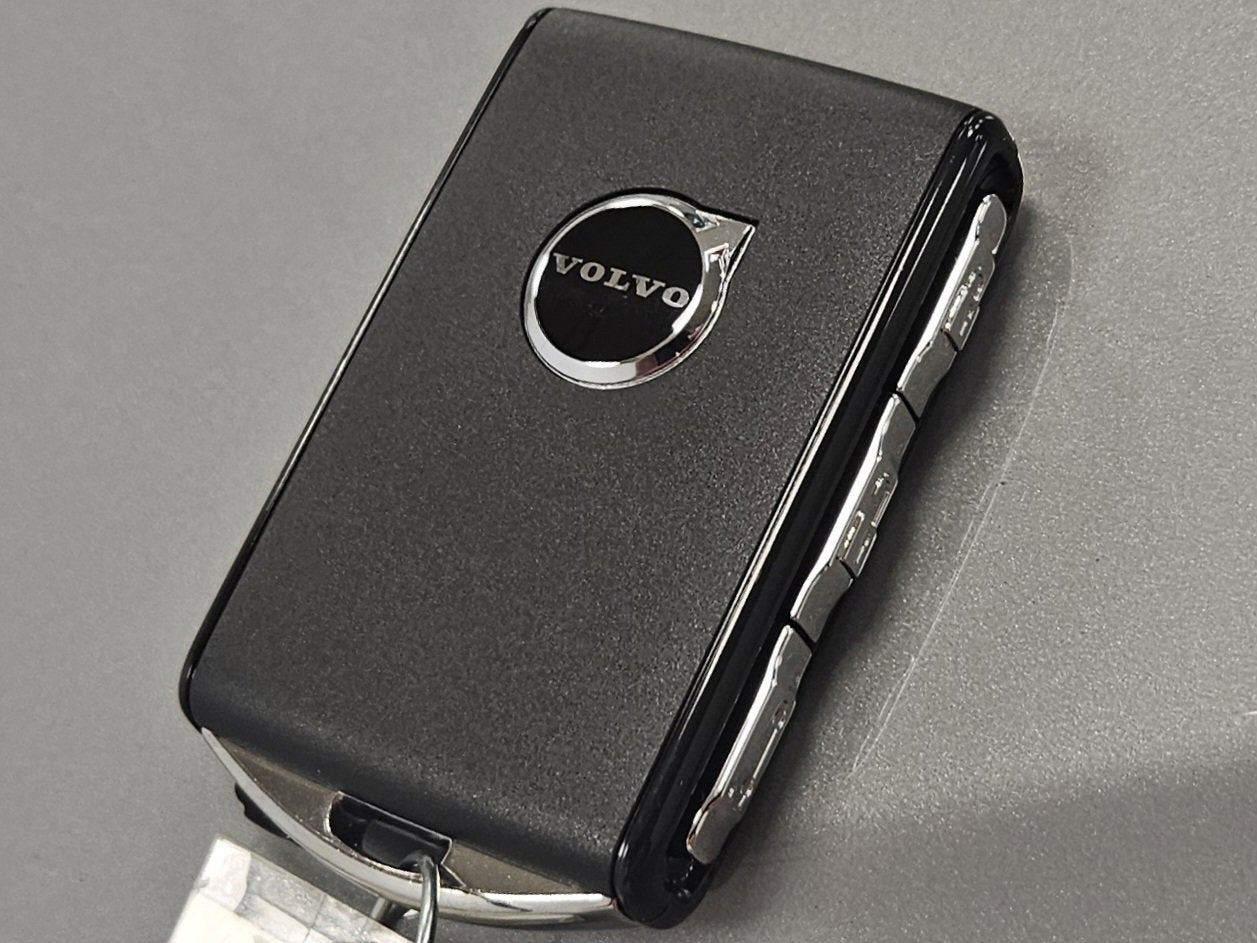 2026 Volvo XC60 Plug-In Hybrid Plus