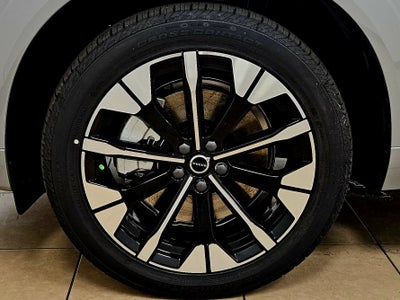 2026 Volvo XC60 Plug-In Hybrid Plus