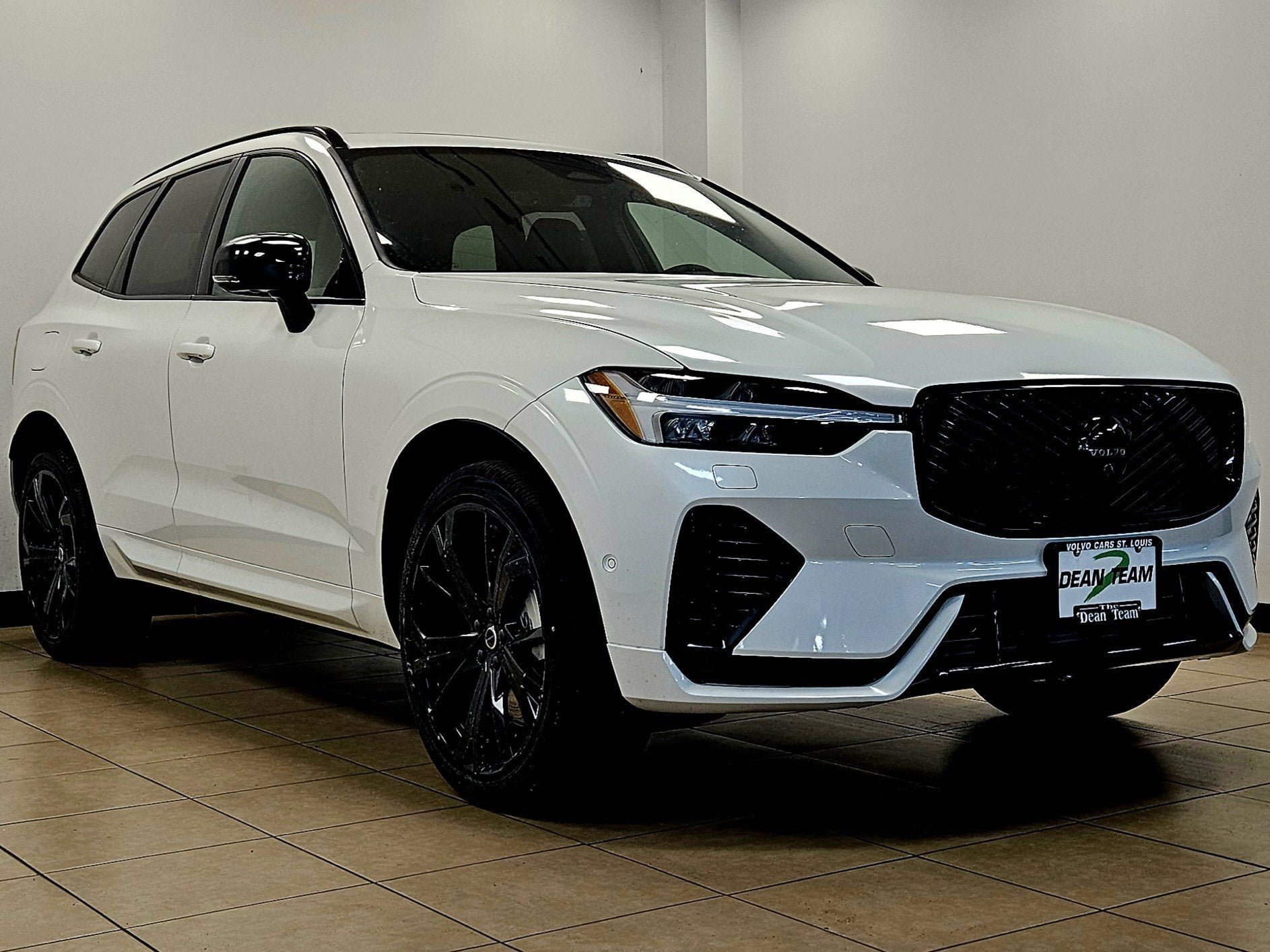 2026 Volvo XC60 Plug-In Hybrid Ultra Black Edition