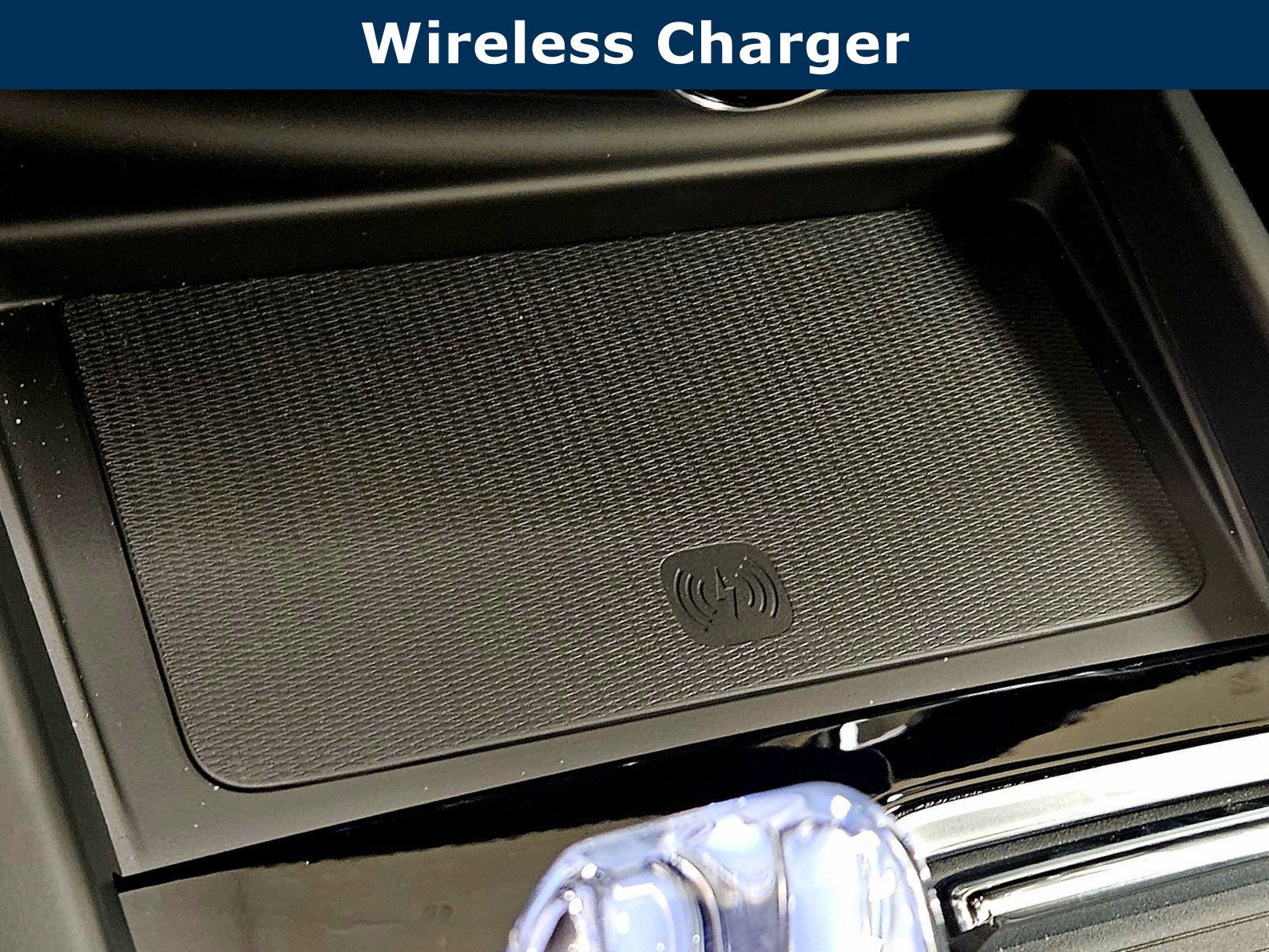 2026 Volvo XC60 Plug-In Hybrid Ultra Black Edition