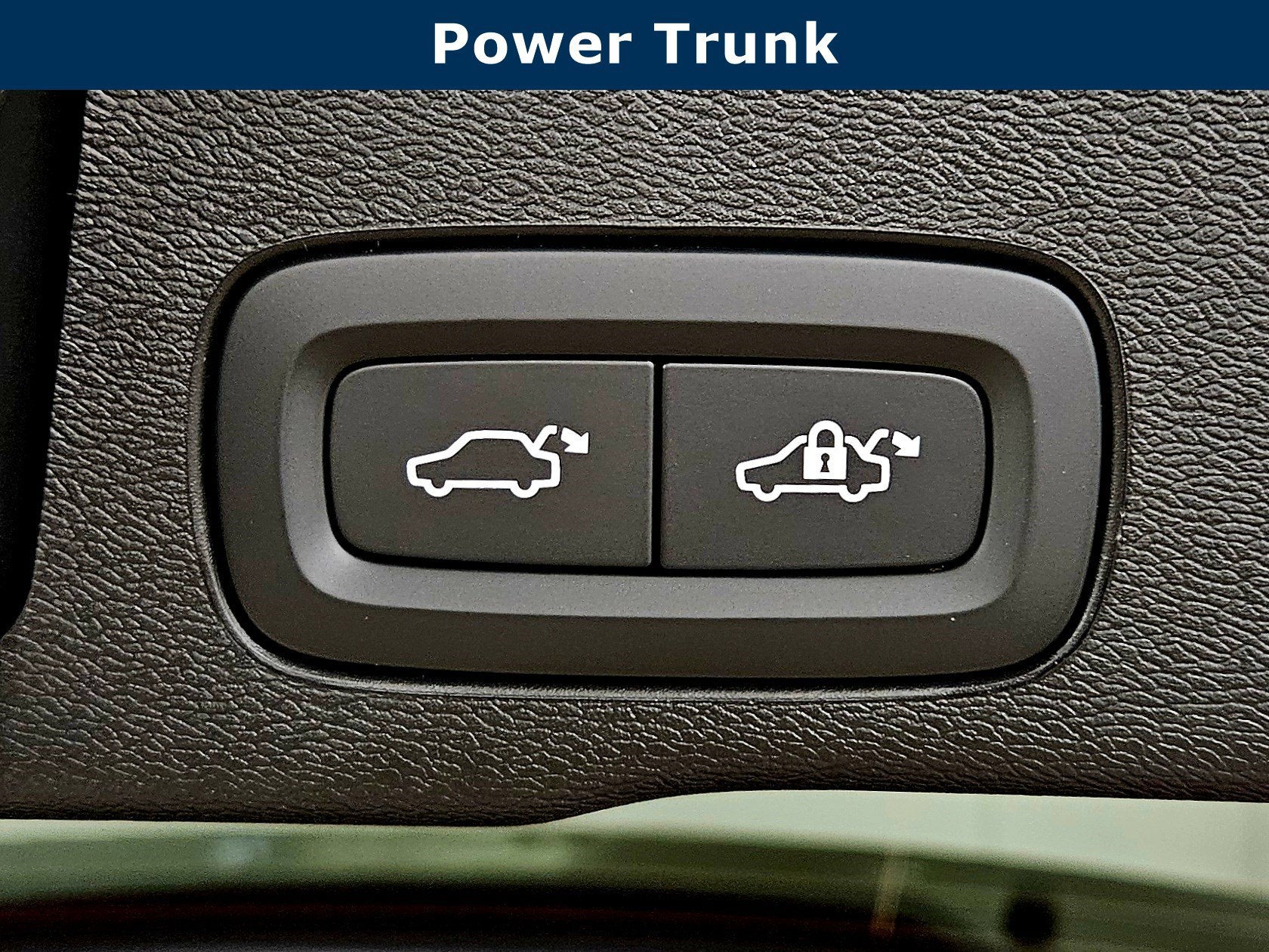 2026 Volvo XC60 Plug-In Hybrid Ultra Black Edition