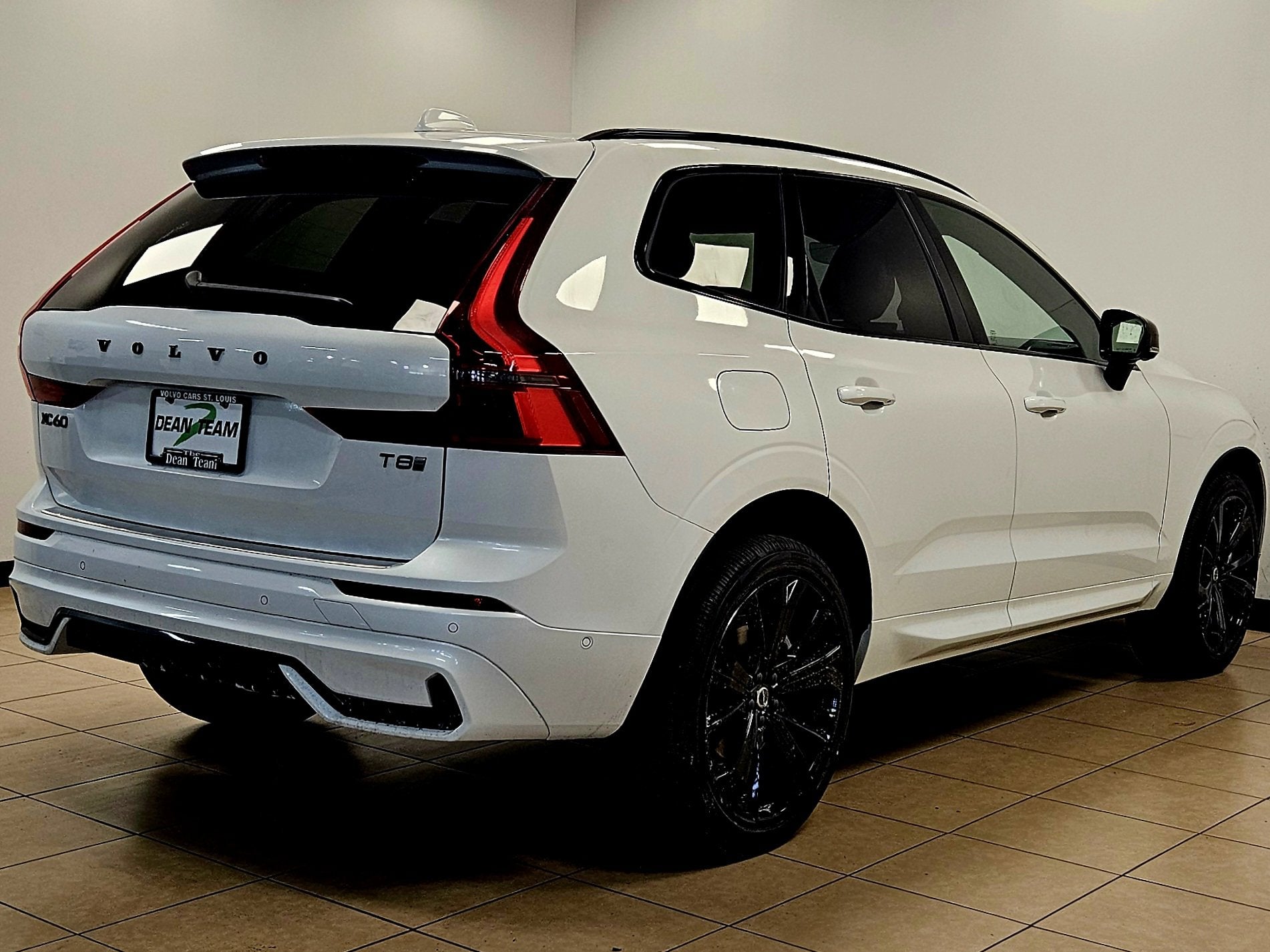 2026 Volvo XC60 Plug-In Hybrid Ultra Black Edition