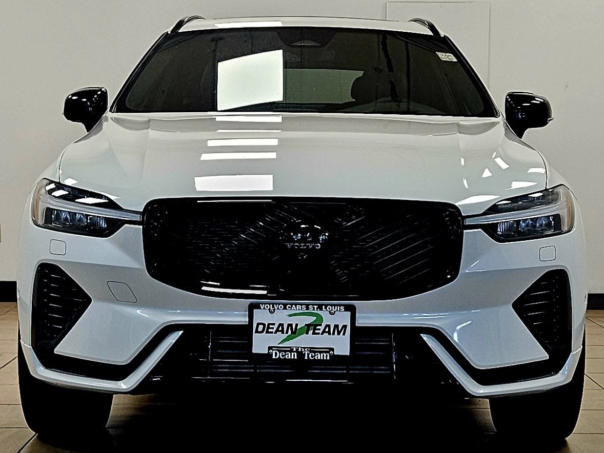 2026 Volvo XC60 Plug-In Hybrid Ultra Black Edition