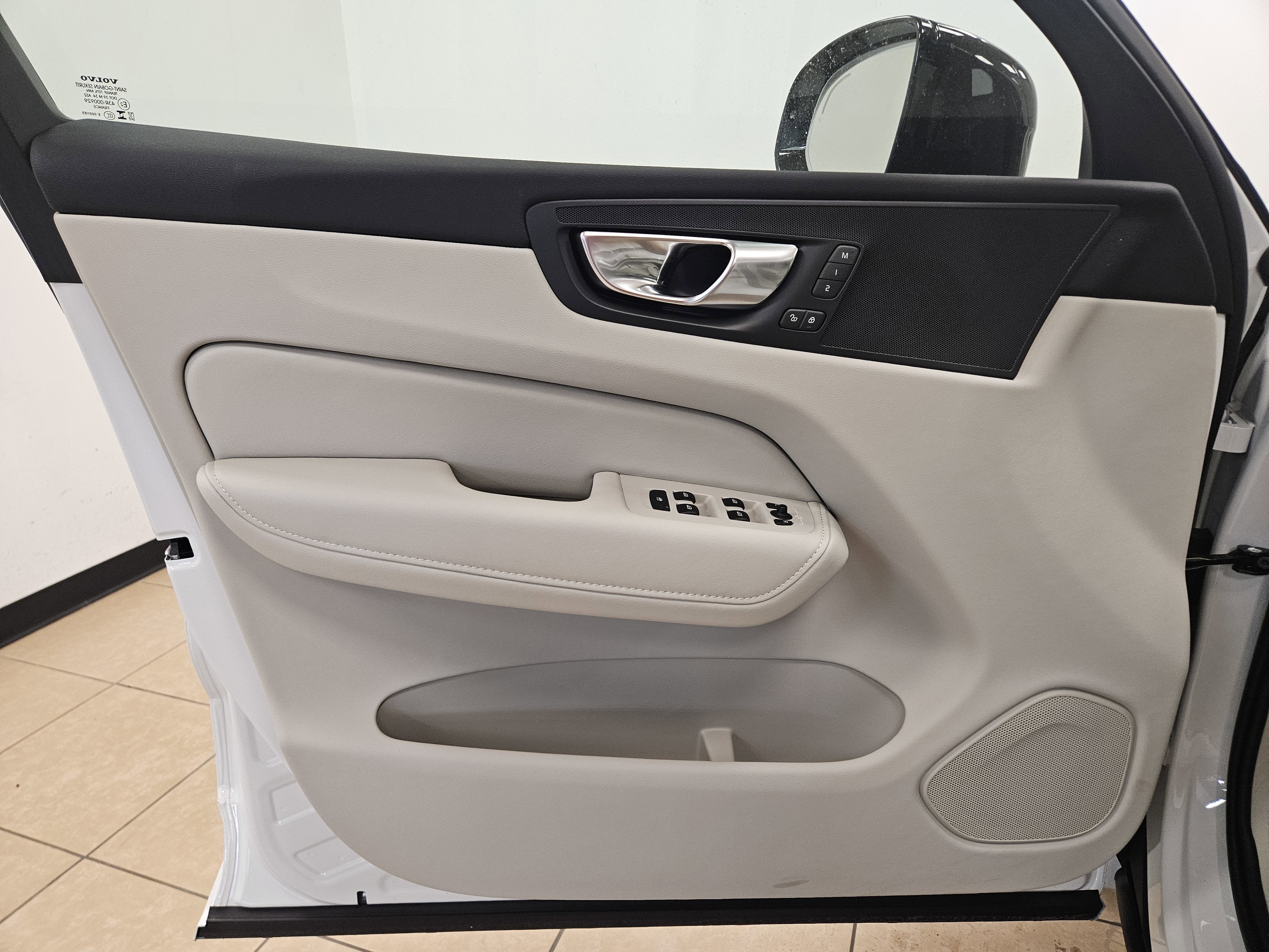 2025 Volvo XC60 Plug-In Hybrid Core