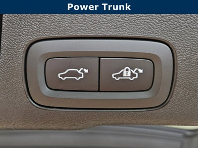 2025 Volvo XC60 Plug-In Hybrid Core