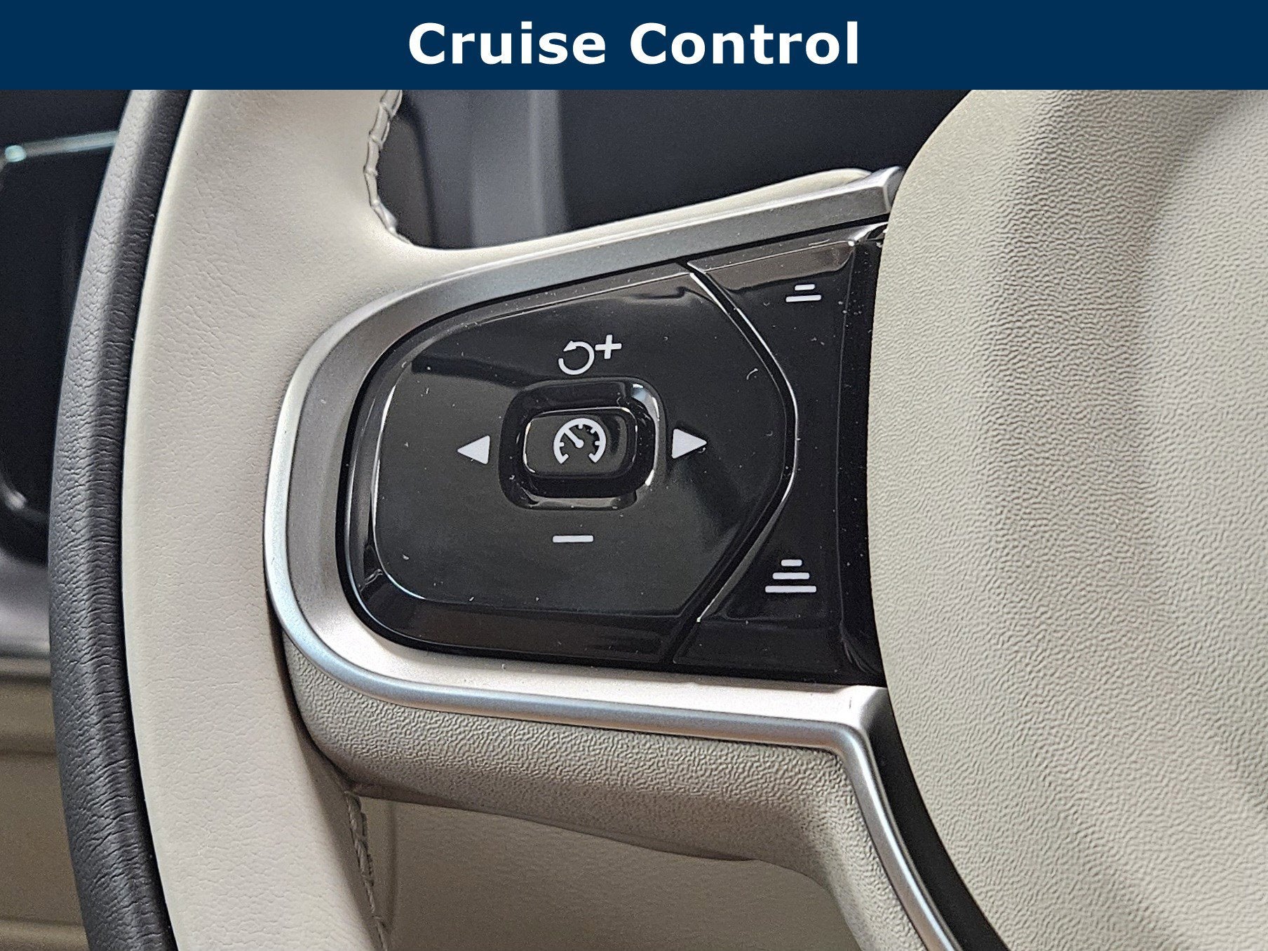 2025 Volvo XC60 Plug-In Hybrid Core