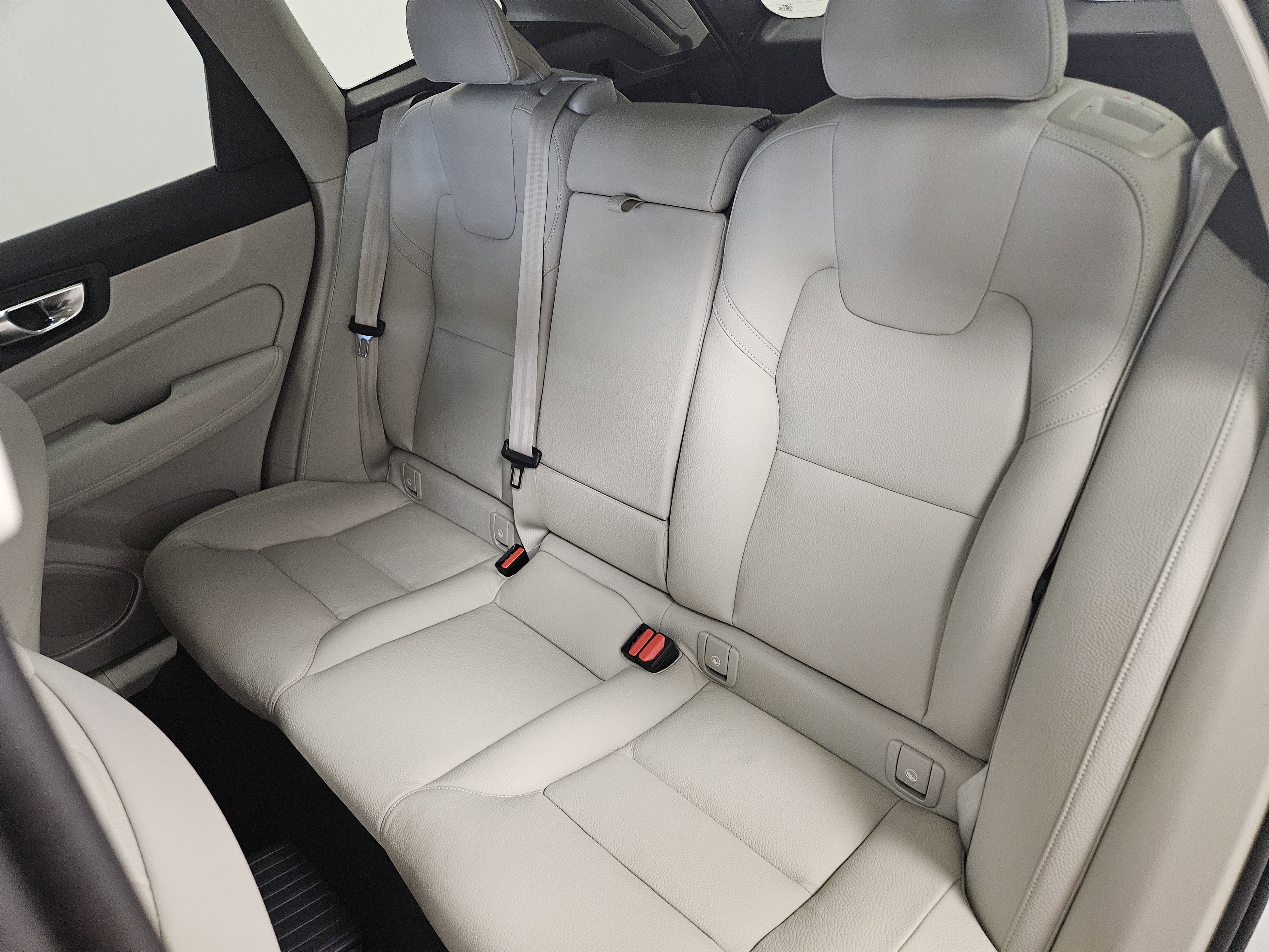 2025 Volvo XC60 Plug-In Hybrid Core