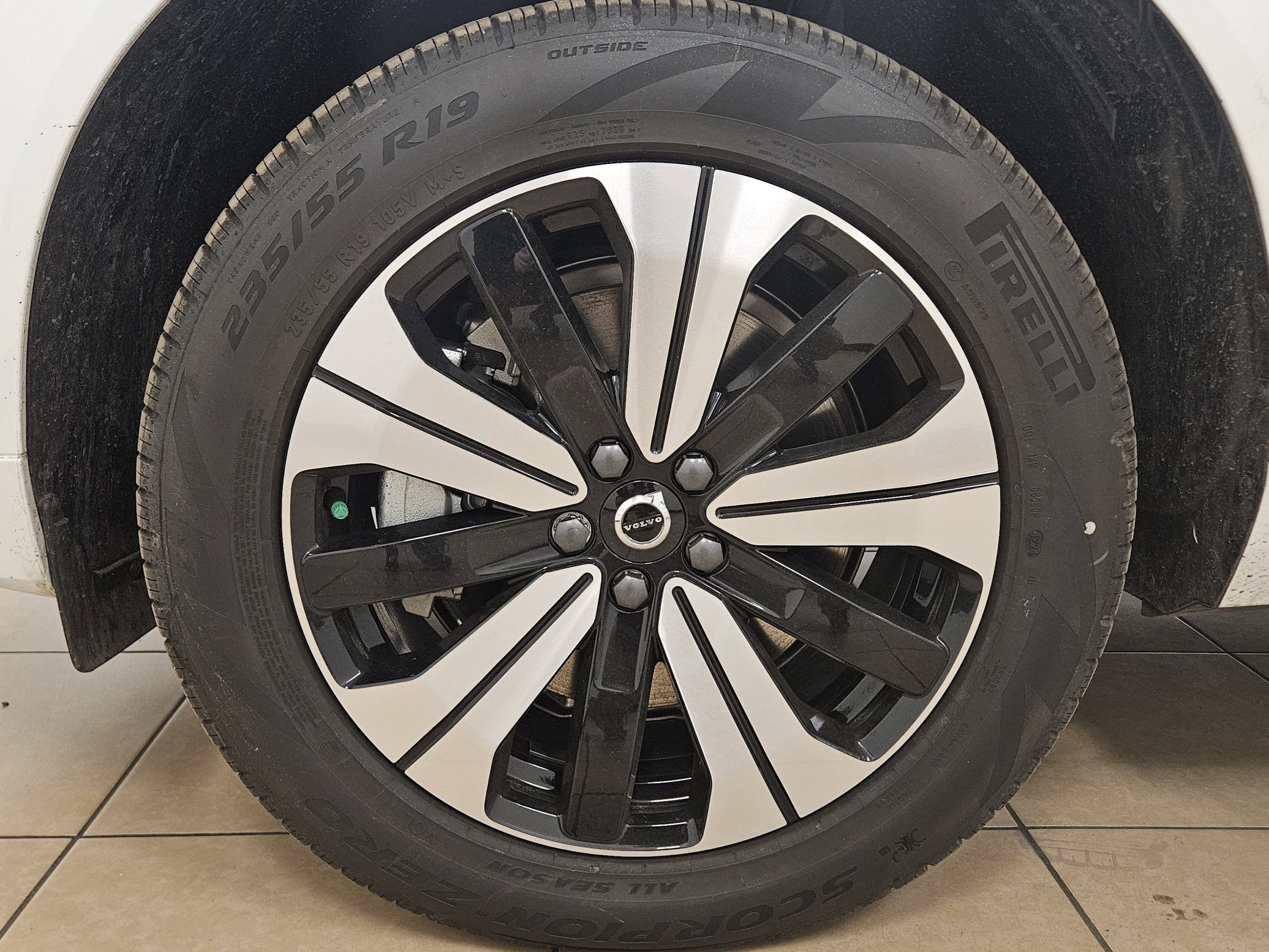 2025 Volvo XC60 Plug-In Hybrid Core