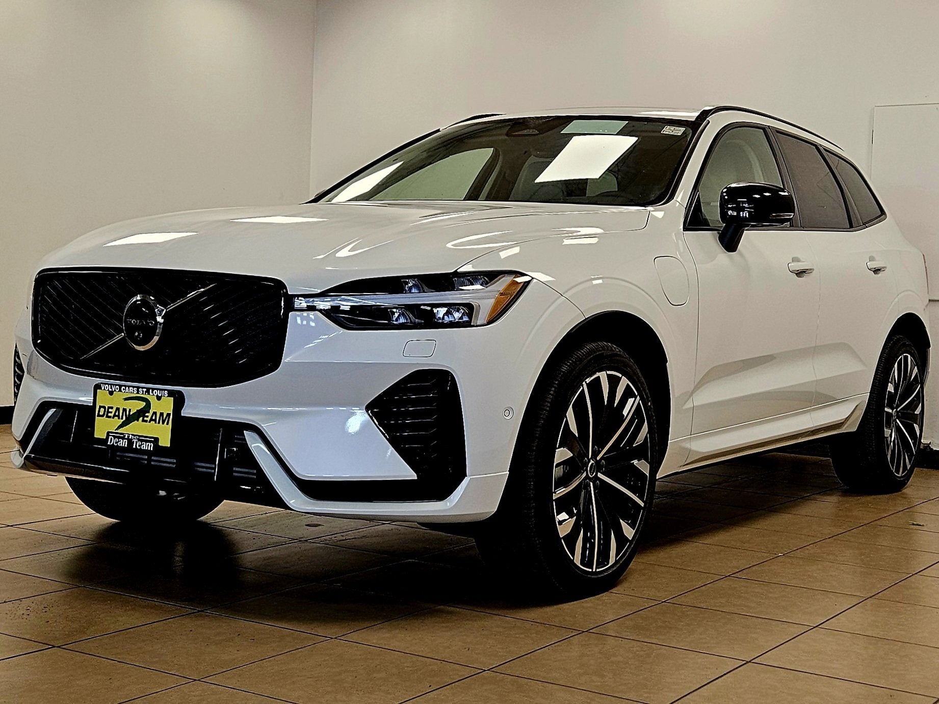 2026 Volvo XC60 Plug-In Hybrid Ultra