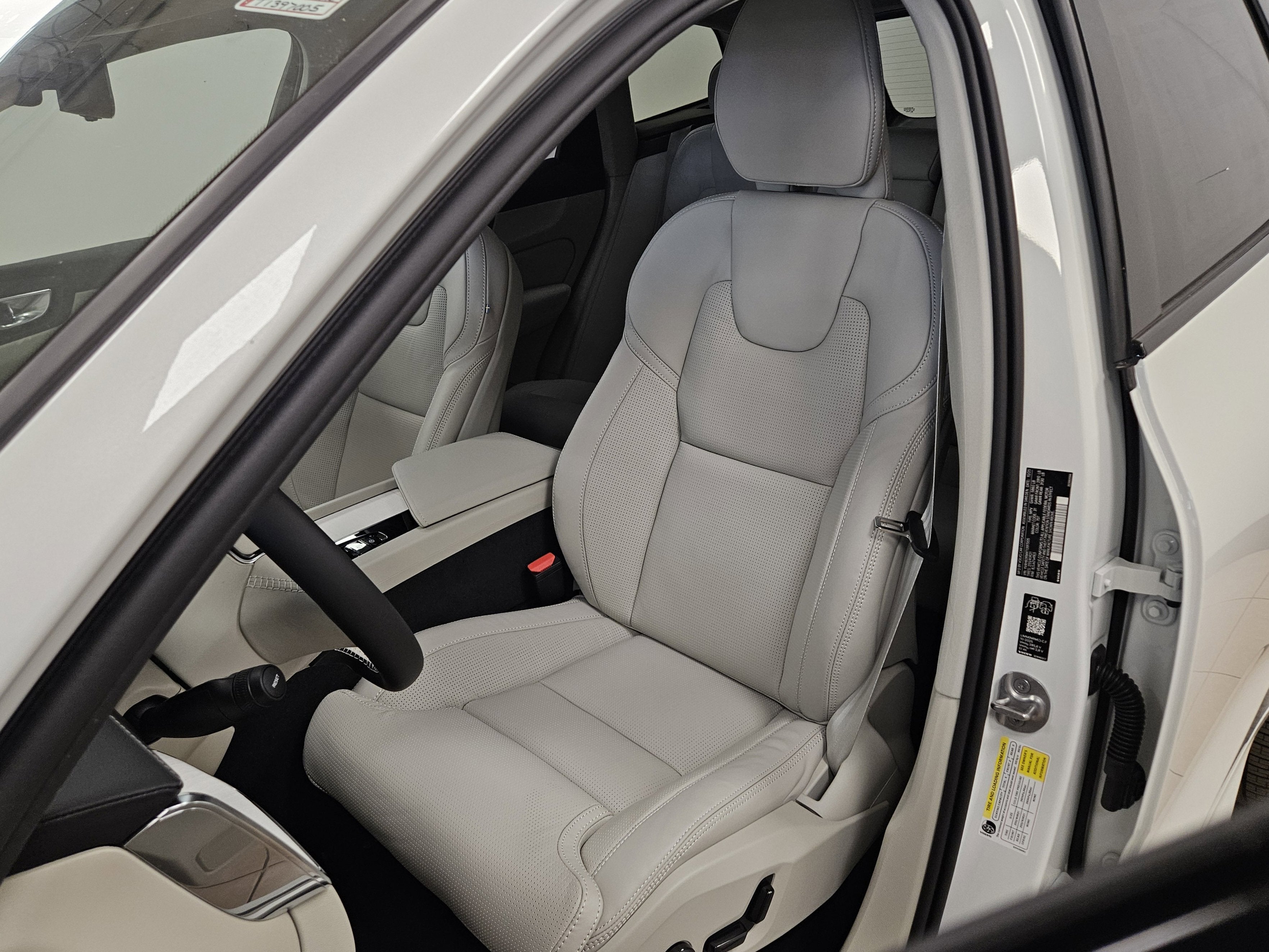 2026 Volvo XC60 Plug-In Hybrid Ultra