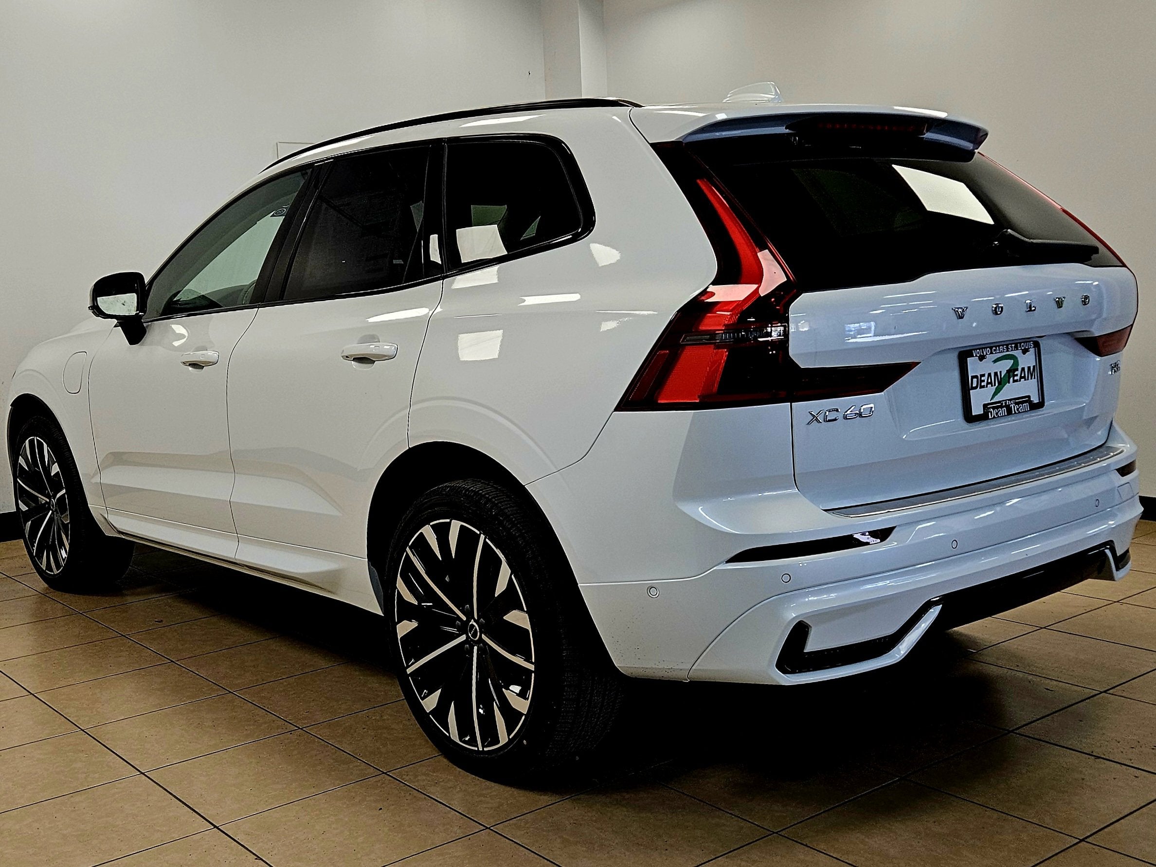 2026 Volvo XC60 Plug-In Hybrid Ultra