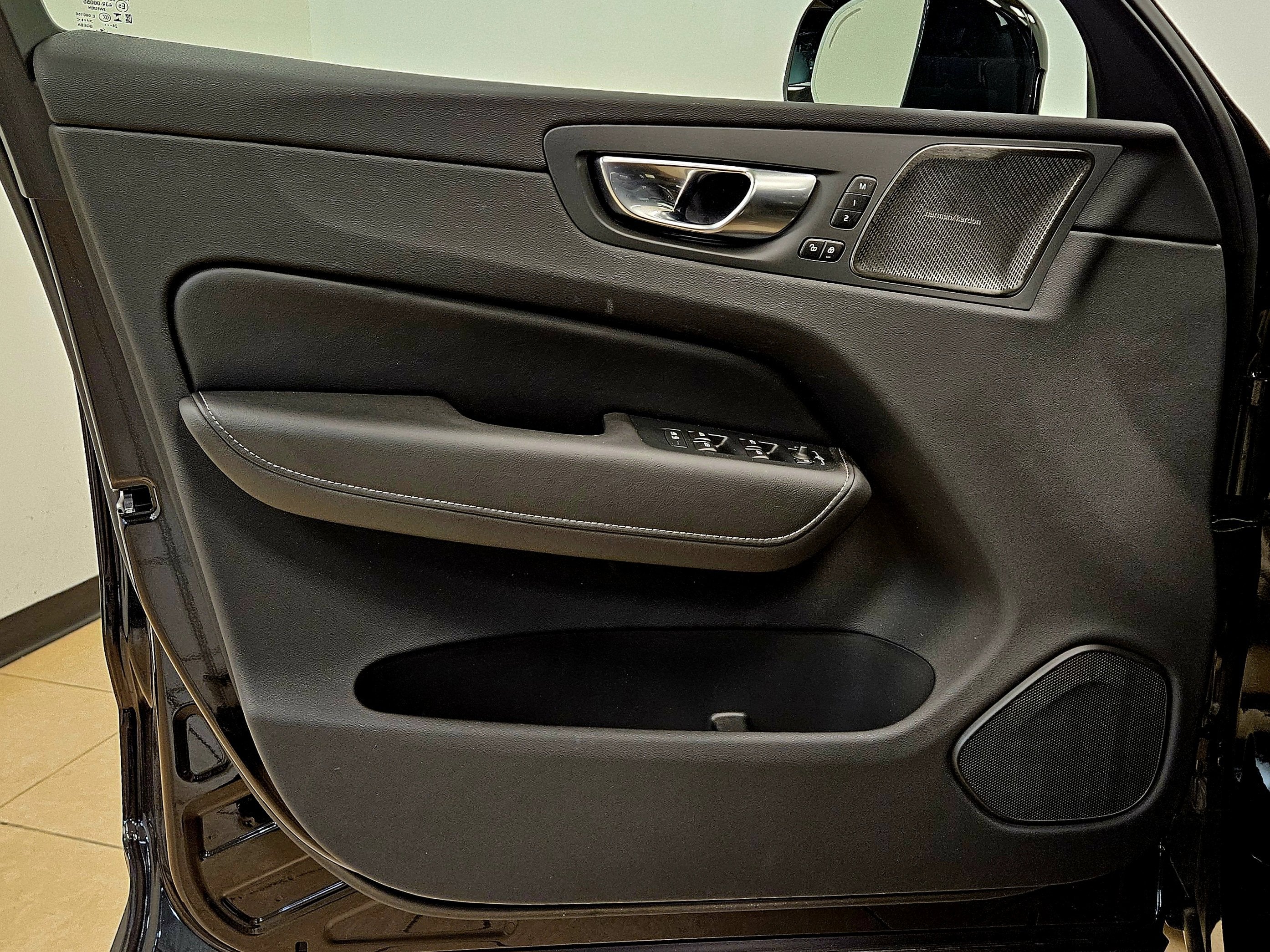 2025 Volvo XC60 Plug-In Hybrid Ultra