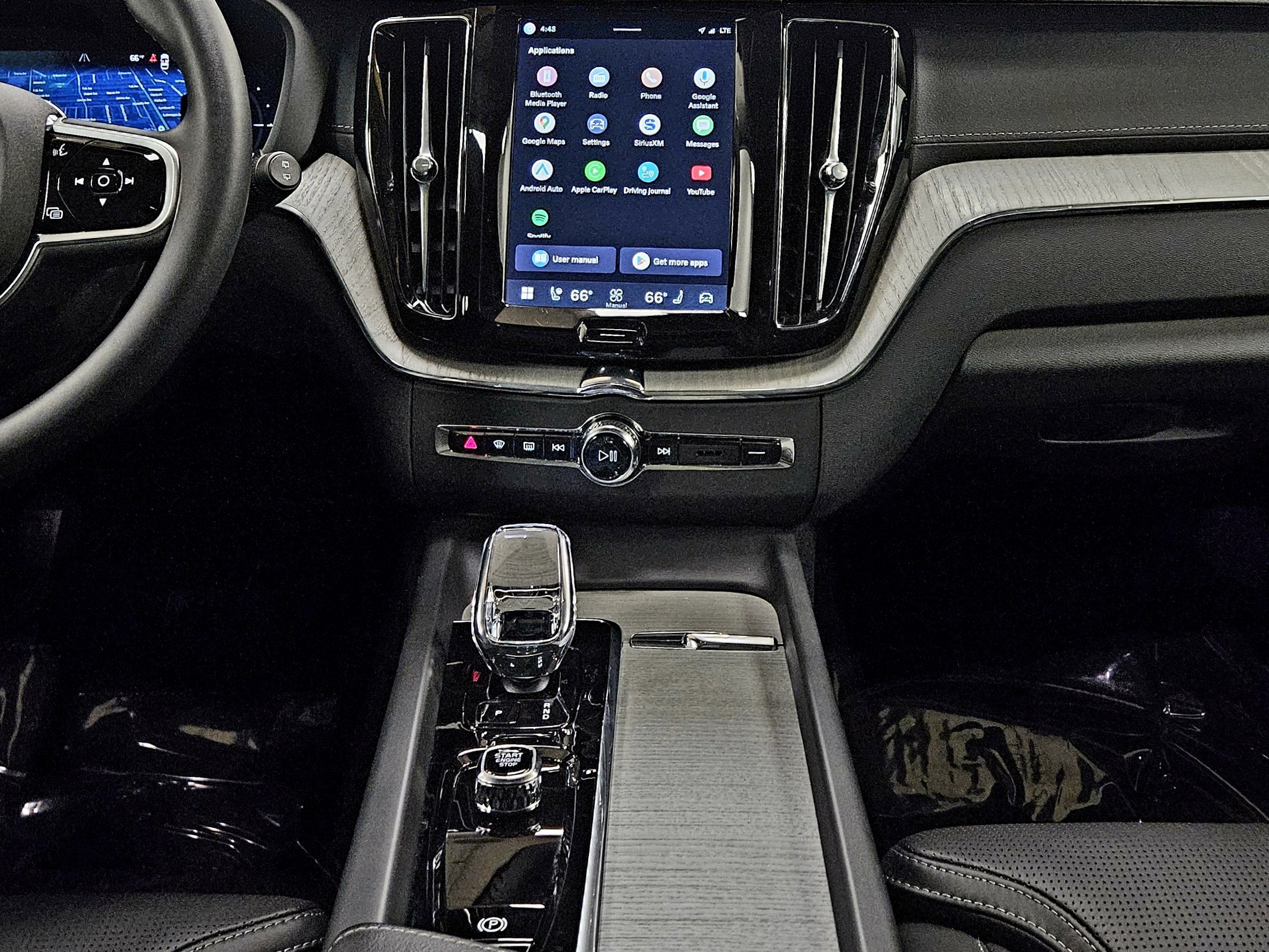 2025 Volvo XC60 Plug-In Hybrid Ultra