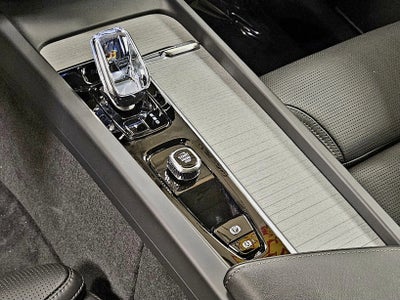 2025 Volvo XC60 Plug-In Hybrid Ultra