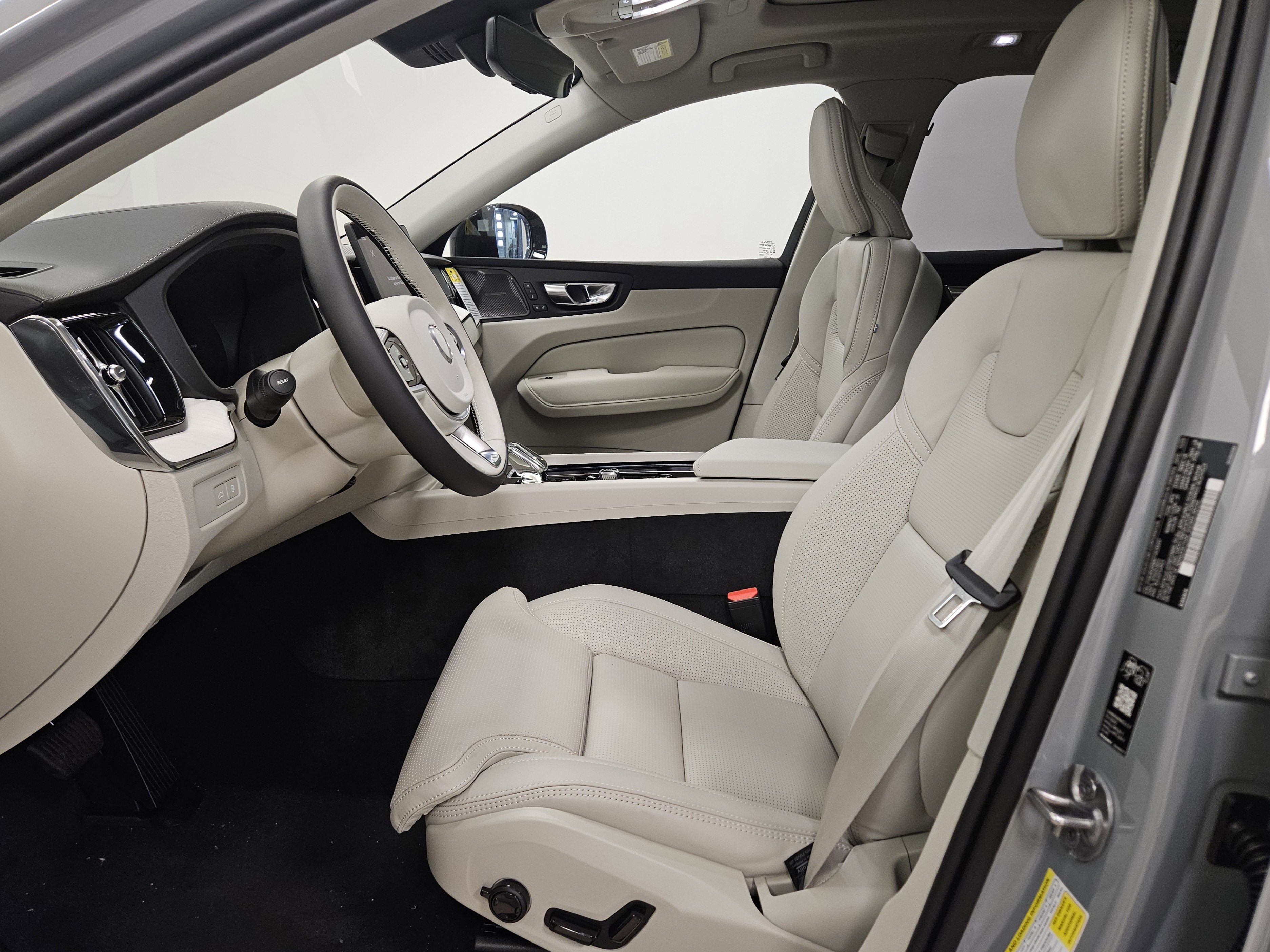 2026 Volvo XC60 Plug-In Hybrid Ultra